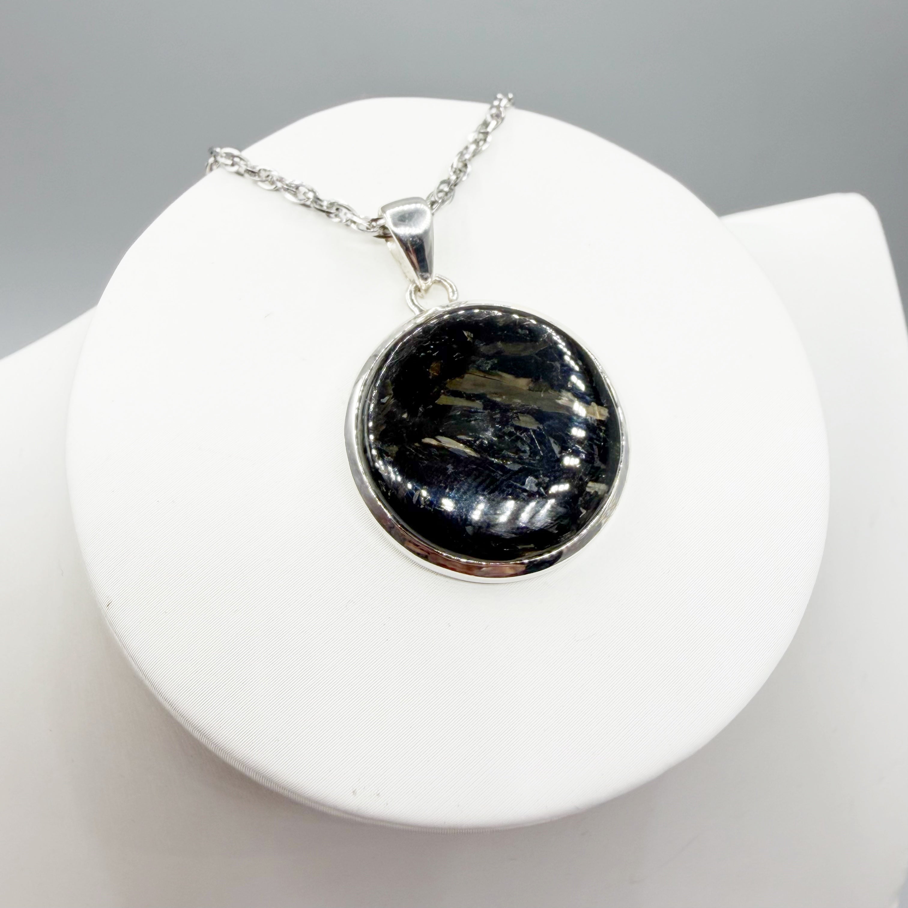 Ciondolo Nuummite Argento 925 - Tondo