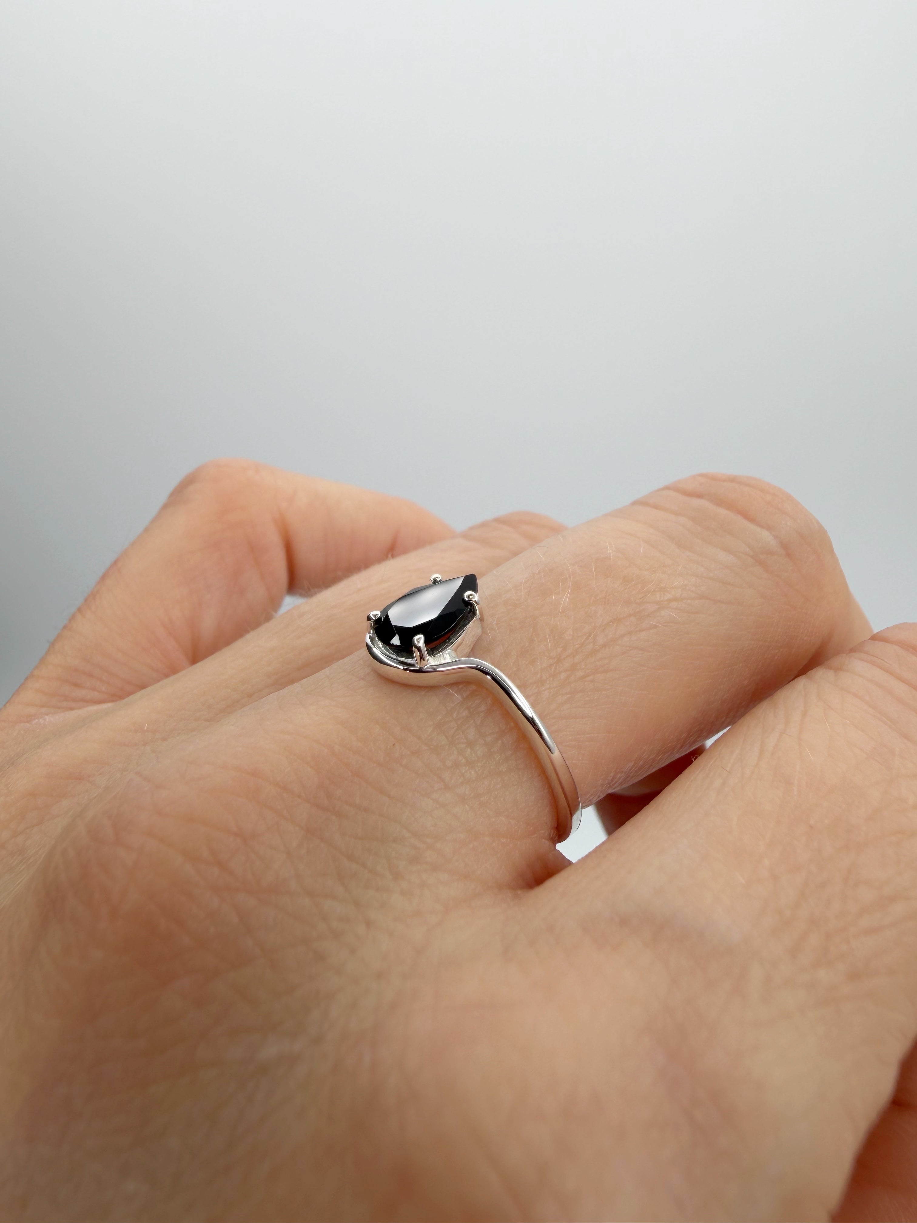 Anello Tormalina Nera a Goccia | Argento 925 - NON REGOLABILE