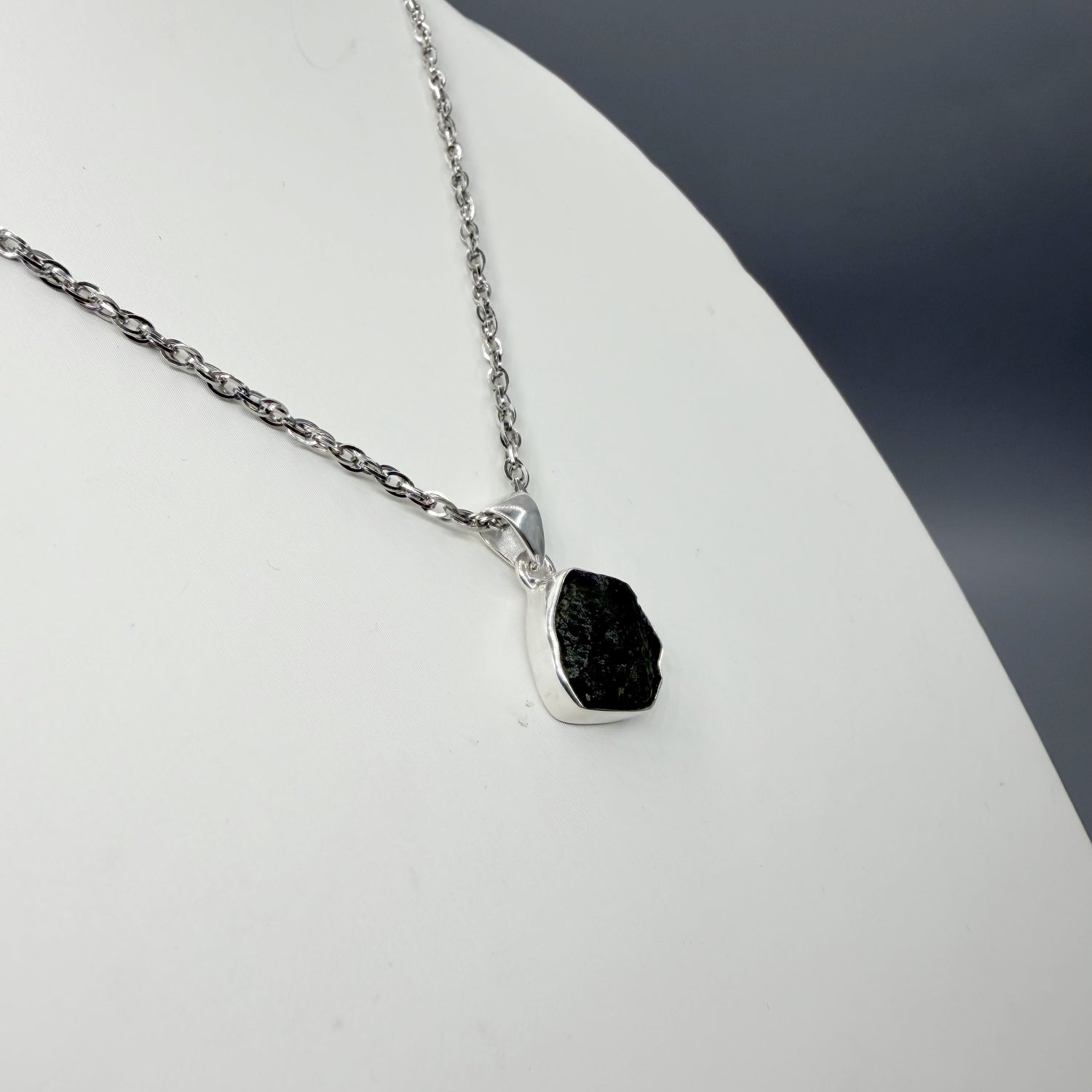 Ciondolo Moldavite Grezza - Argento 925