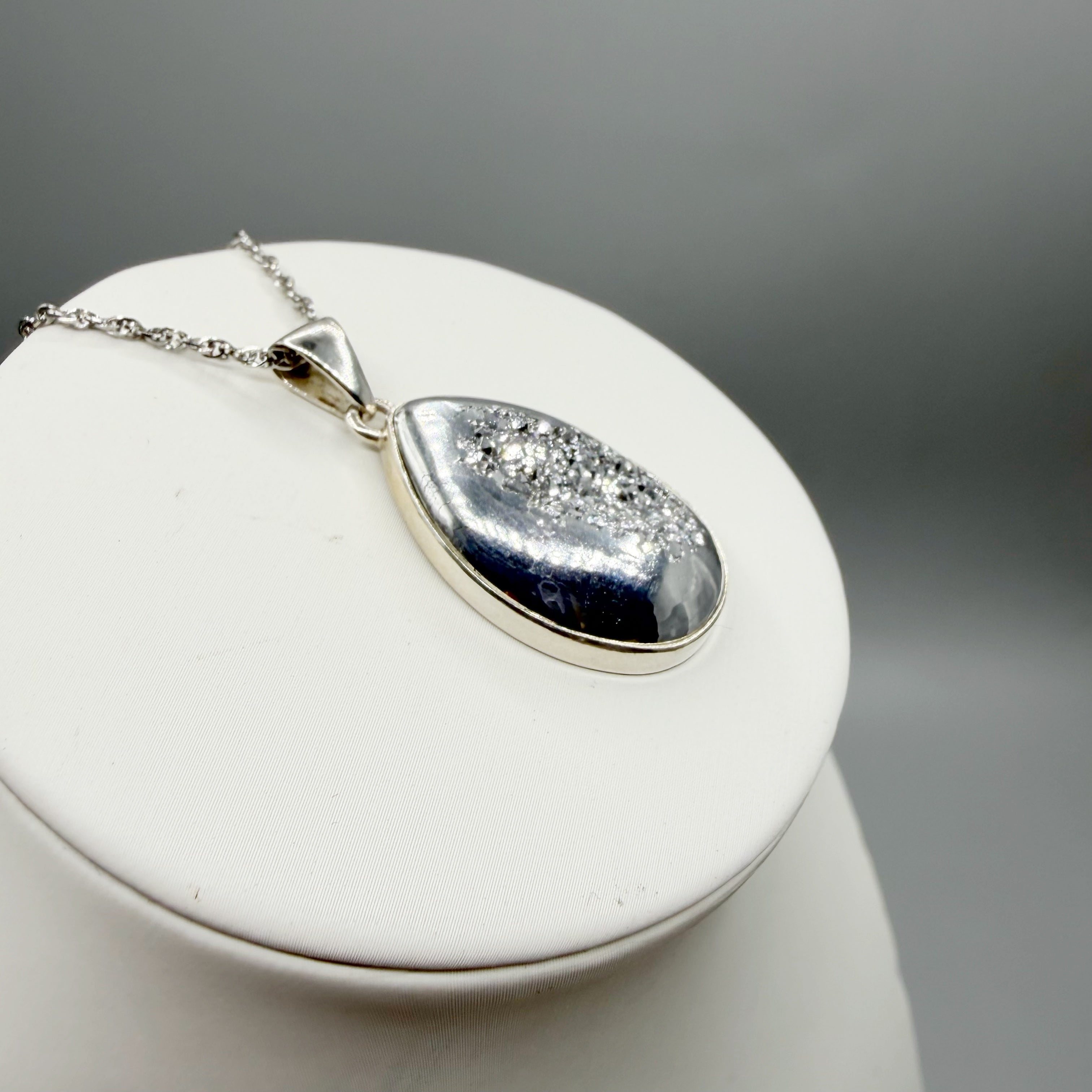 Ciondolo Drusa di Agata con Pirite Aura - Argento 925 - a Goccia