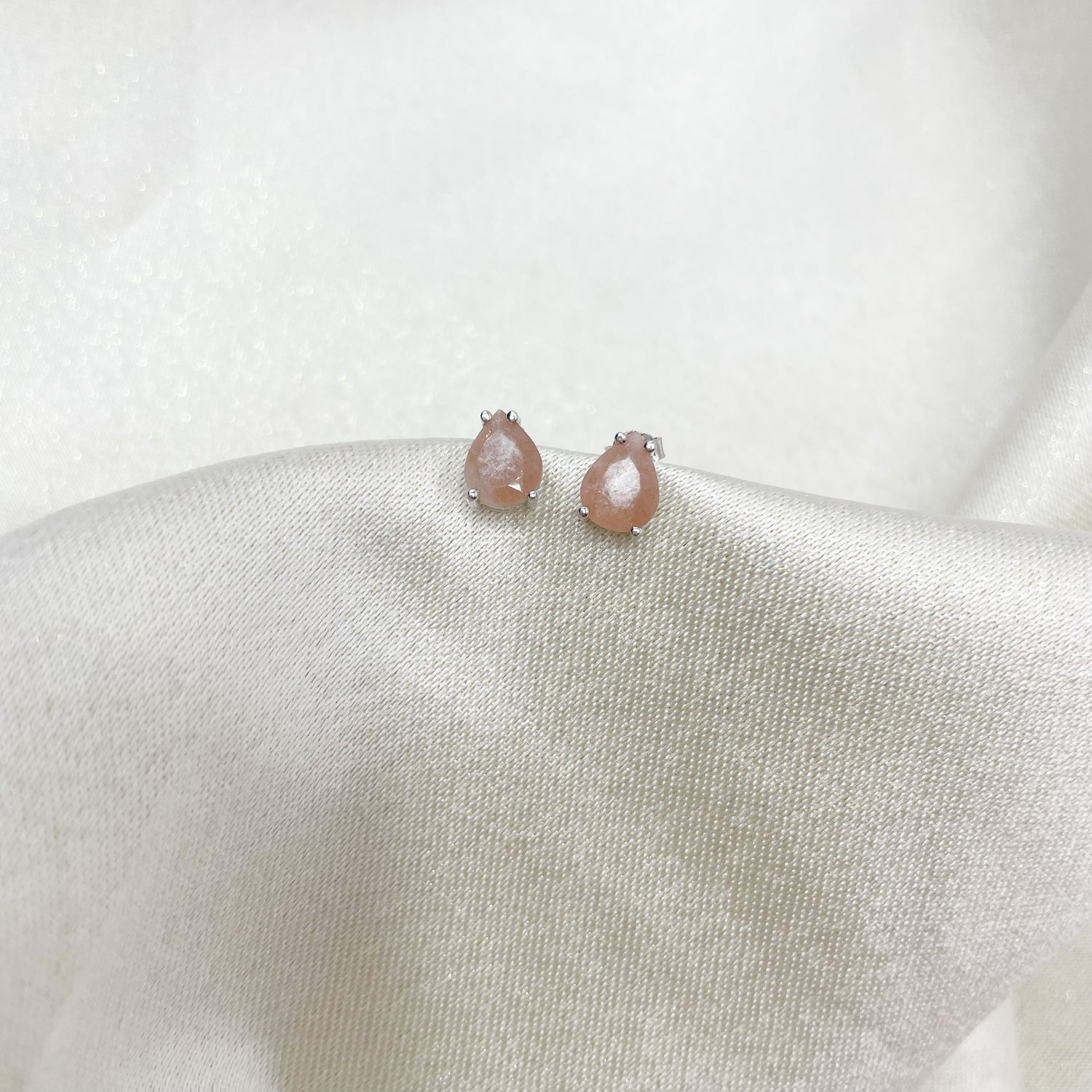 Orecchini a Lobo Pietra di Luna - Goccia Argento 925