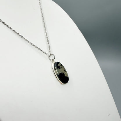Ciondolo Pirite in Magnetite - Argento 925 - OVALE B