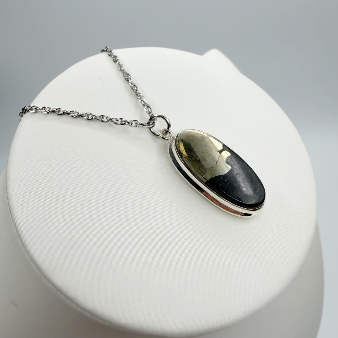 Ciondolo Pirite in Magnetite - Argento 925
