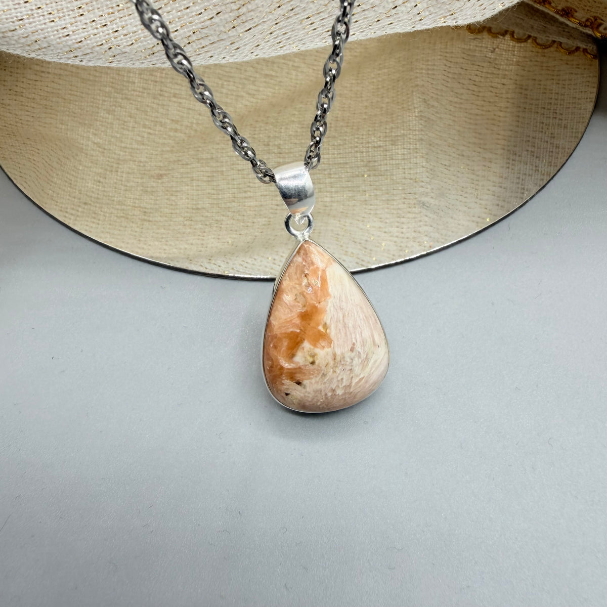 Ciondolo Scolecite Rosa Argento 925 | a Goccia