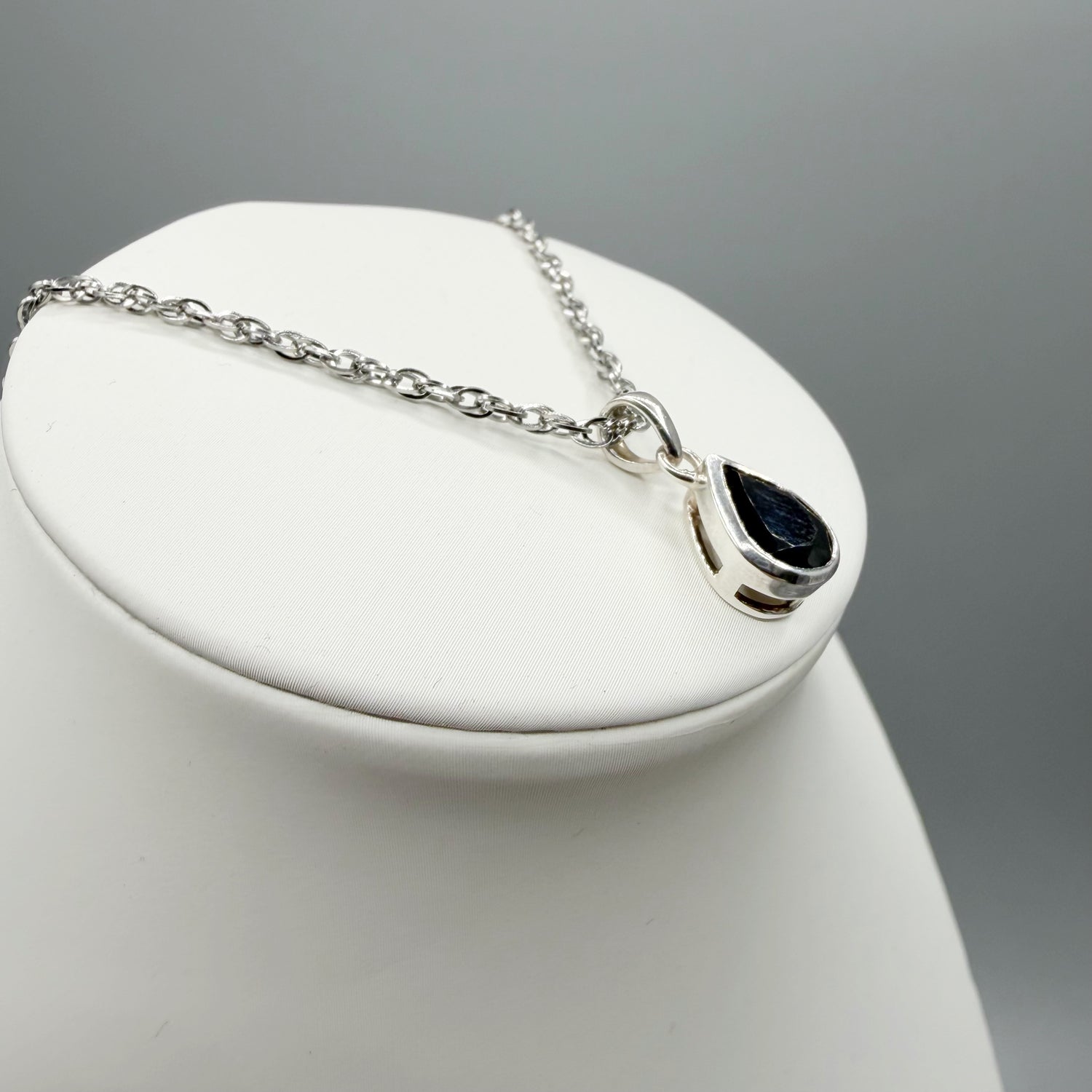 Collana con ciondolo ovale tormalina nera - Vendita all'ingrosso