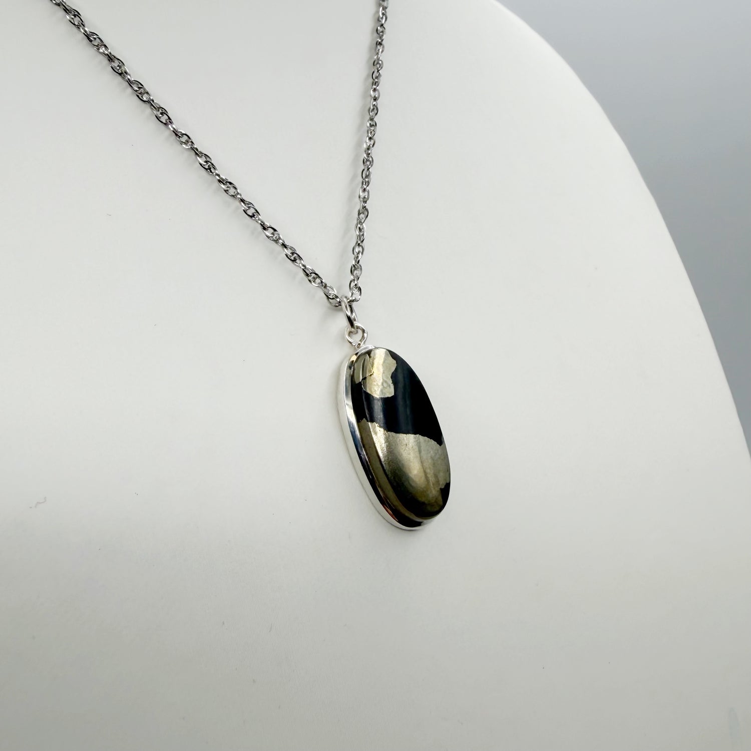 Ciondolo Pirite in Magnetite - Argento 925