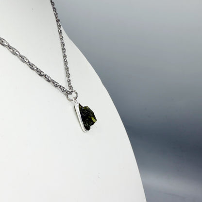 Ciondolo Moldavite Grezza e Argento 925
