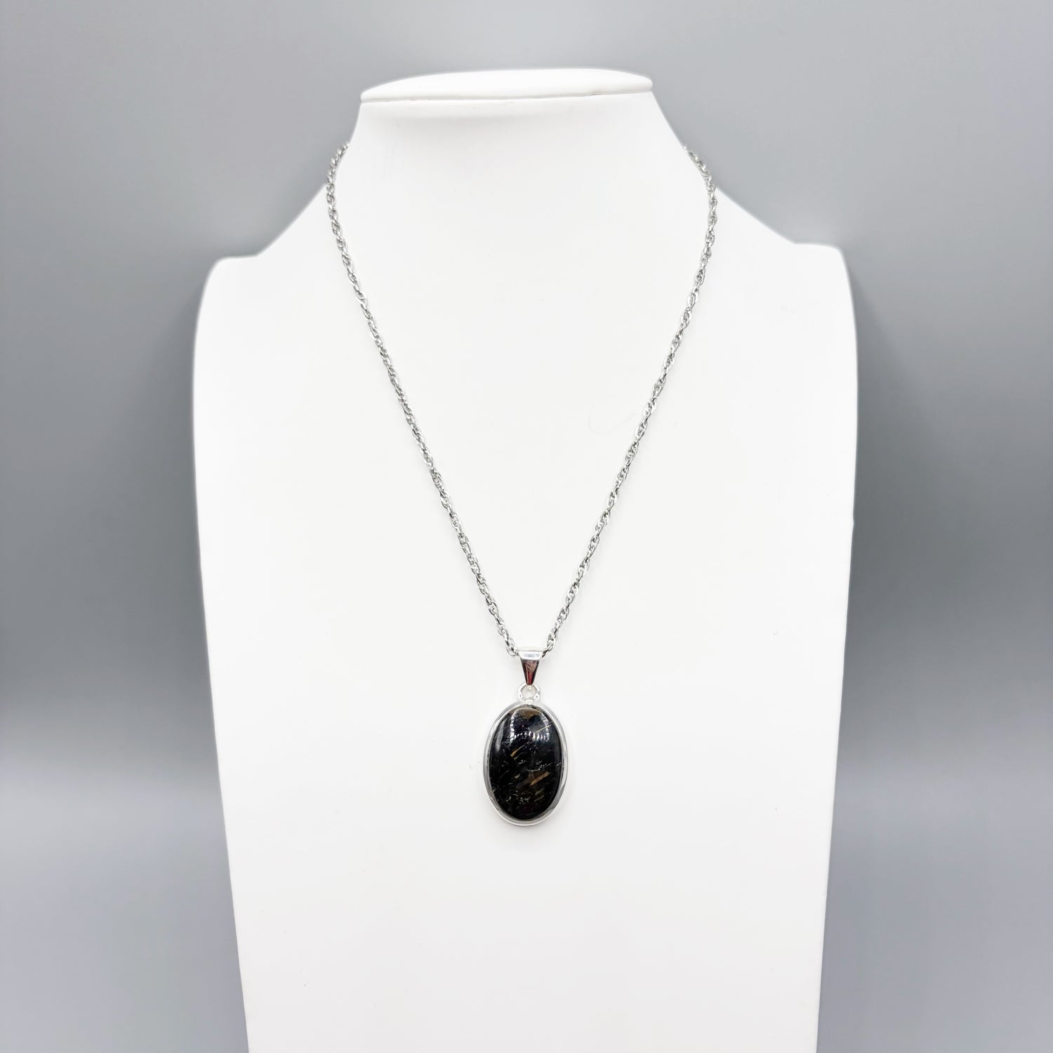Ciondolo Nuummite Argento 925 - Ovale