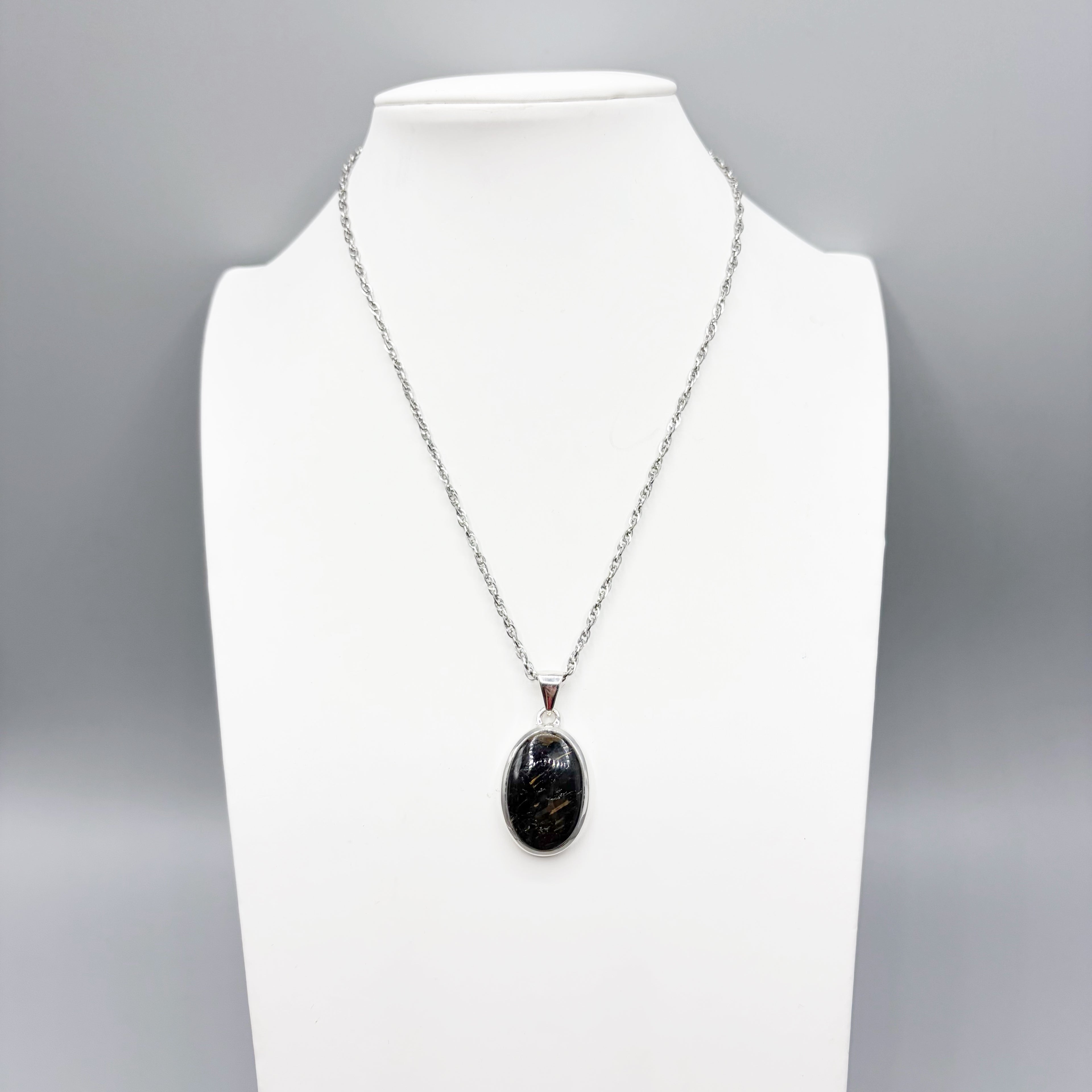 Ciondolo Nuummite Argento 925 - Ovale