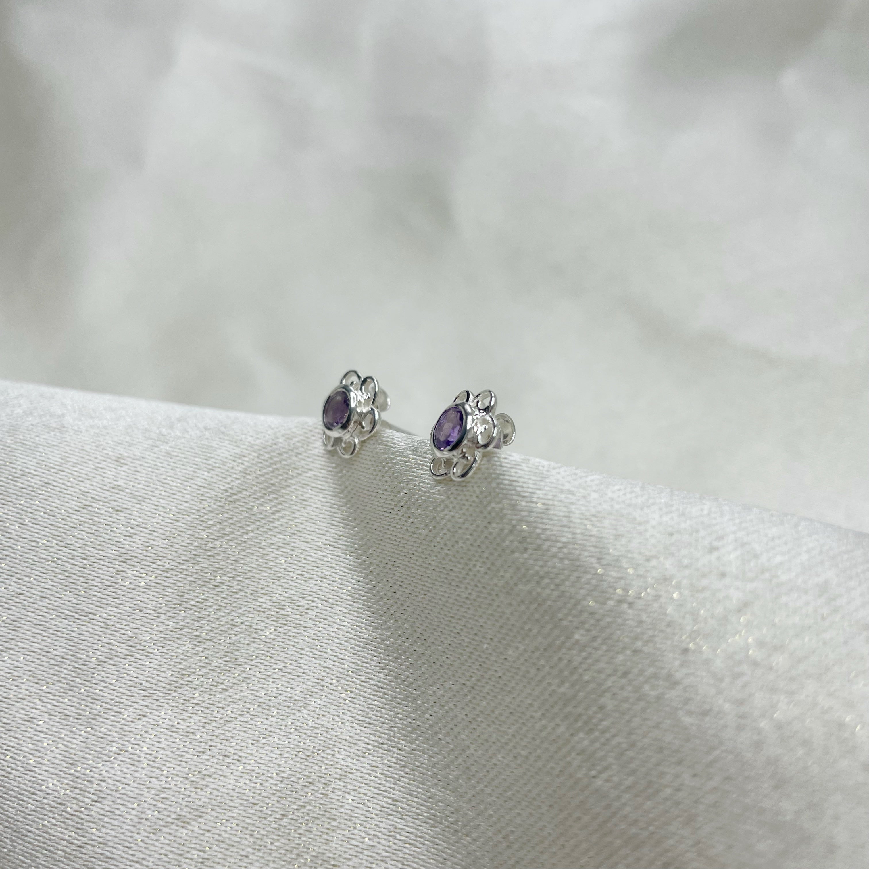 Orecchini a lobo con Fiore e Ametista - Argento 925