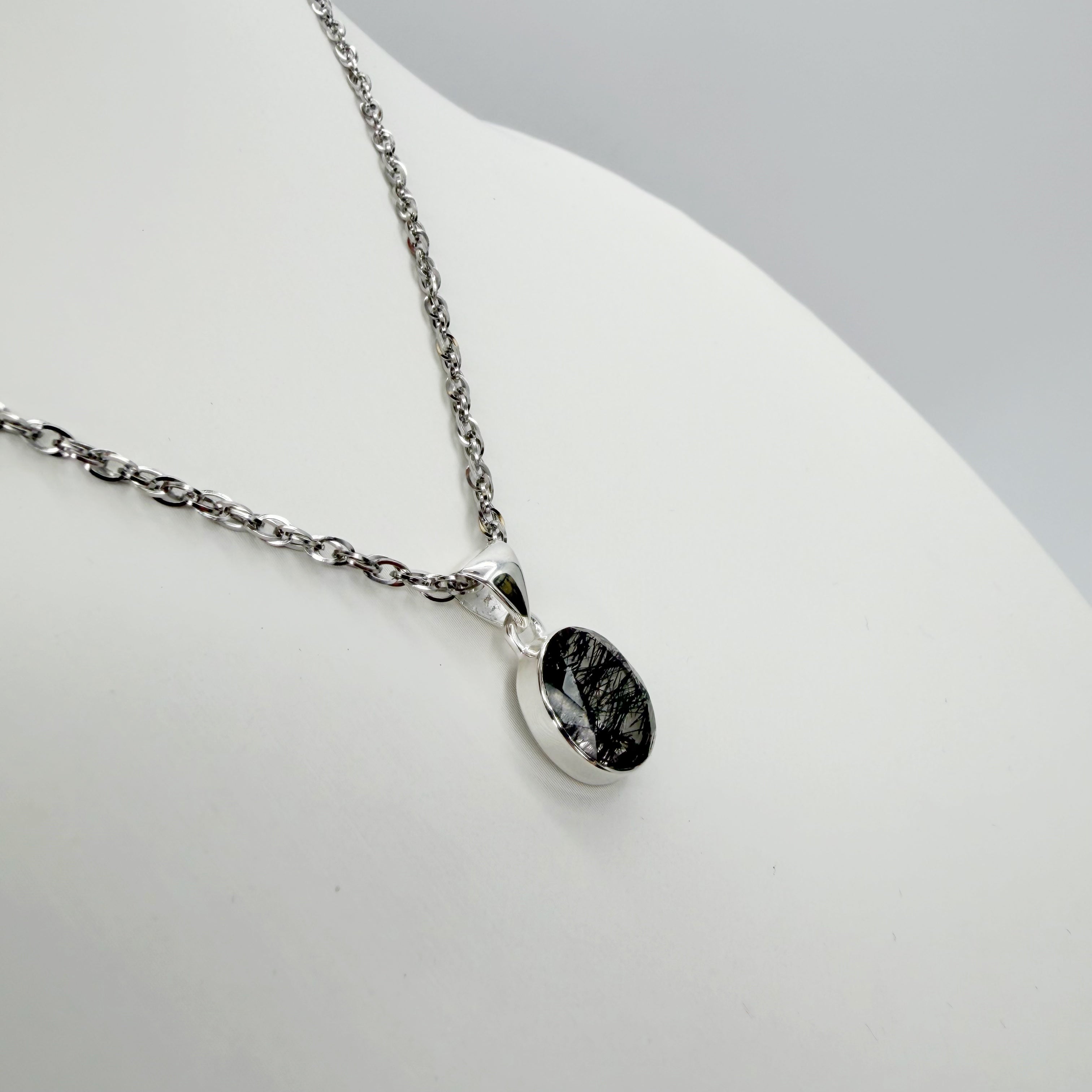 Ciondolo Quarzo Tormalinato Ovale - Argento 925