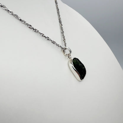 Ciondolo Moldavite Grezza e Argento 925