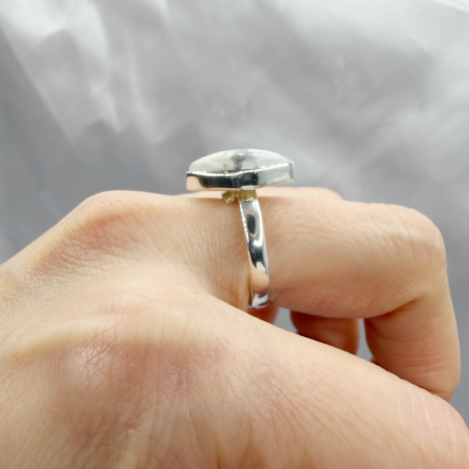 Anello Howlite e Argento 925