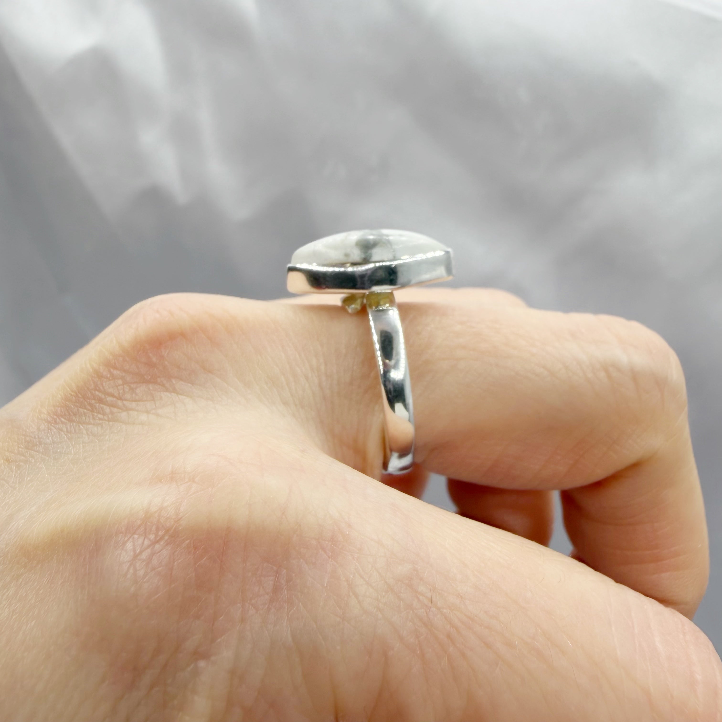 Anello Howlite e Argento 925