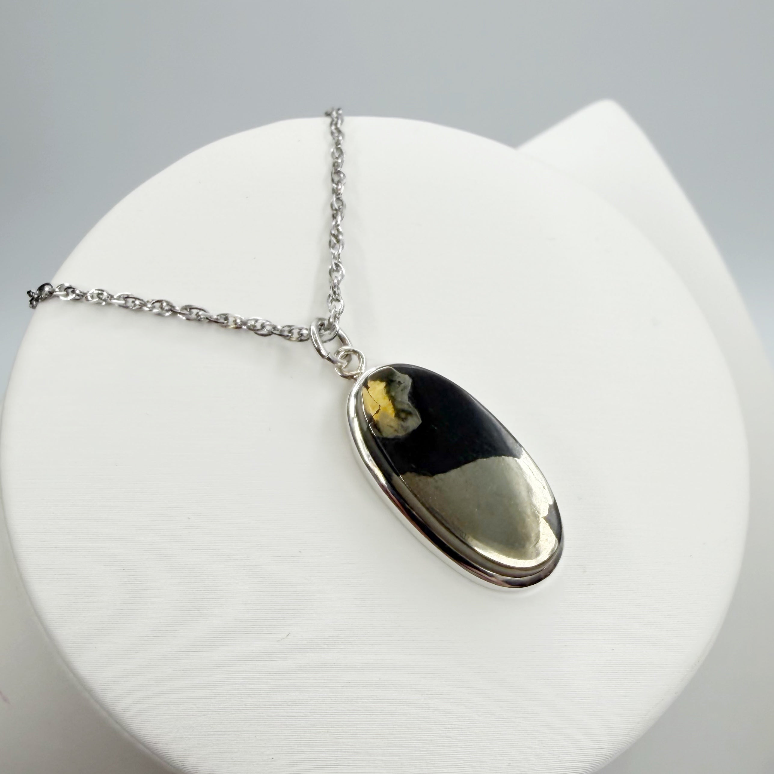 Ciondolo Pirite in Magnetite - Argento 925