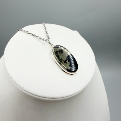 Ciondolo Pirite in Magnetite - Argento 925 - OVALE A