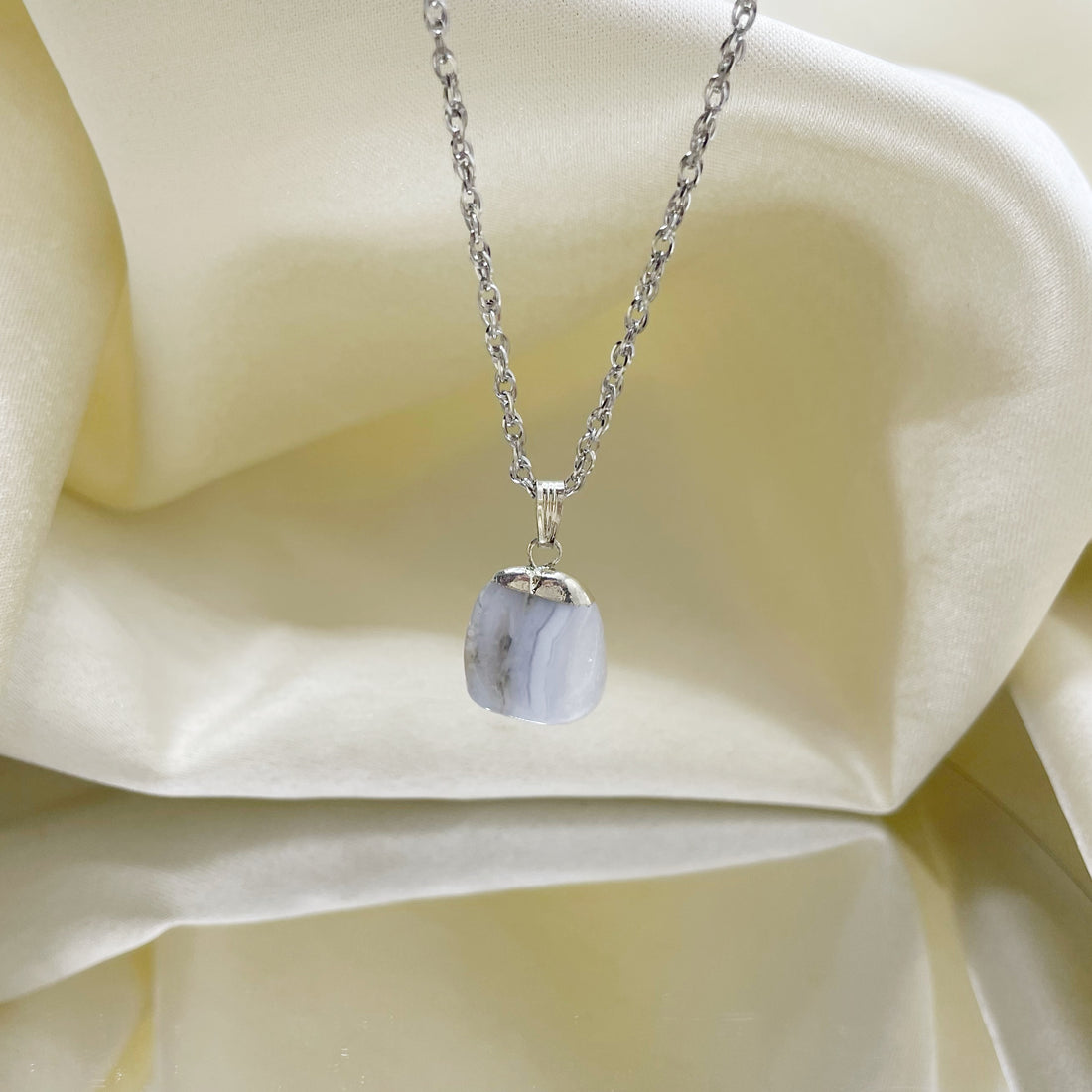 Collana Calcedonio