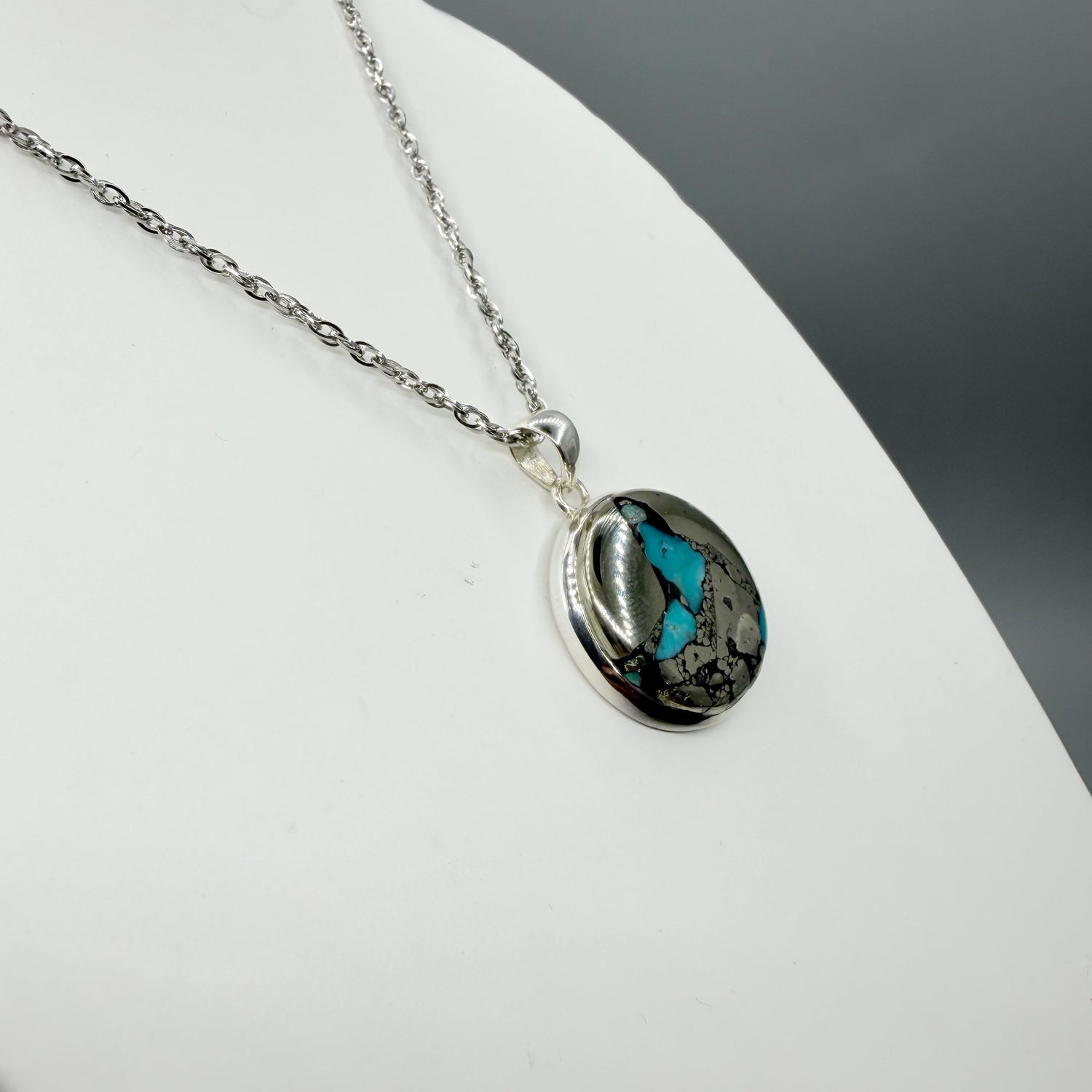 Ciondolo Turchese Naturale in Pirite | Argento 925 - Tondo