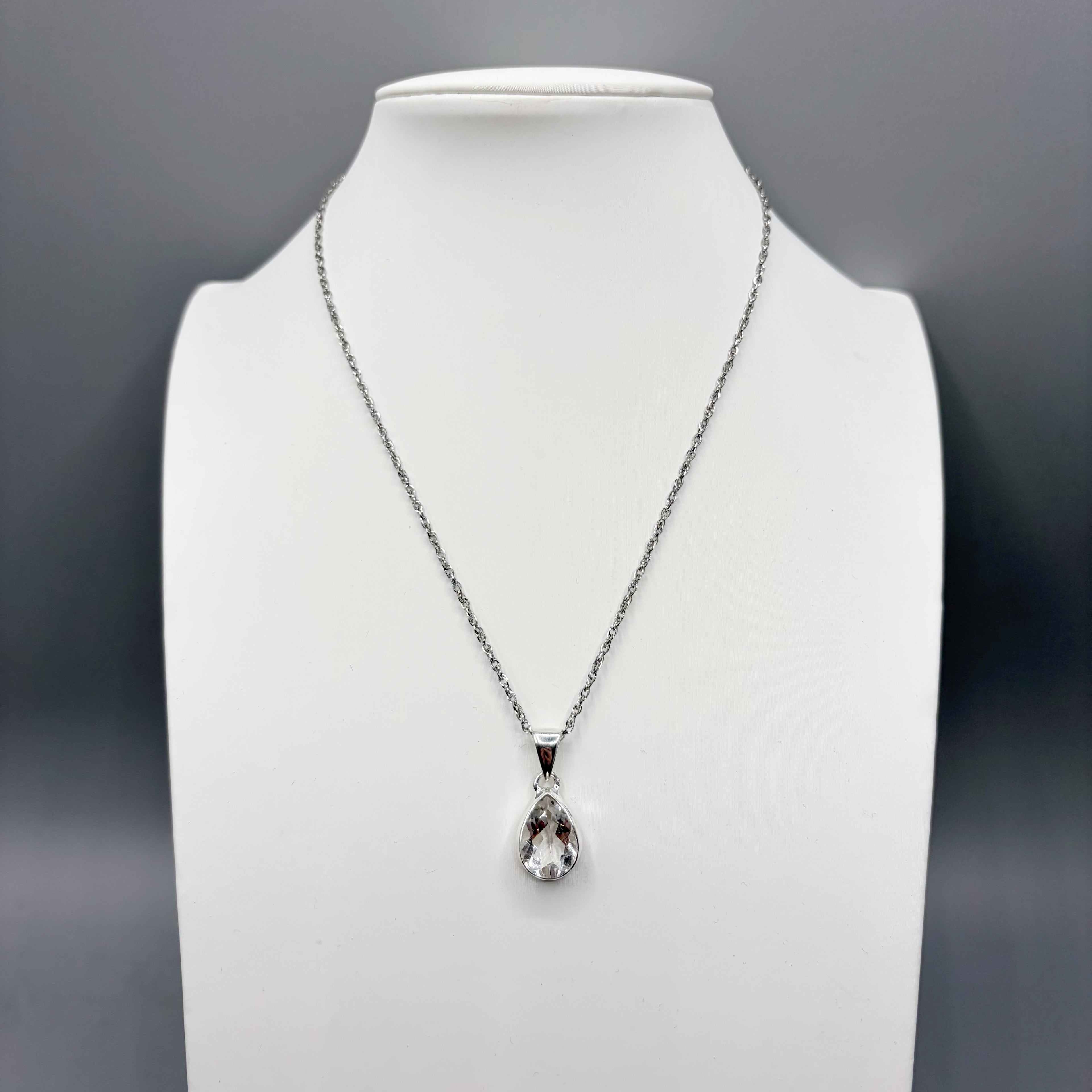 Ciondolo Cristallo di Rocca e Argento 925 - a Goccia