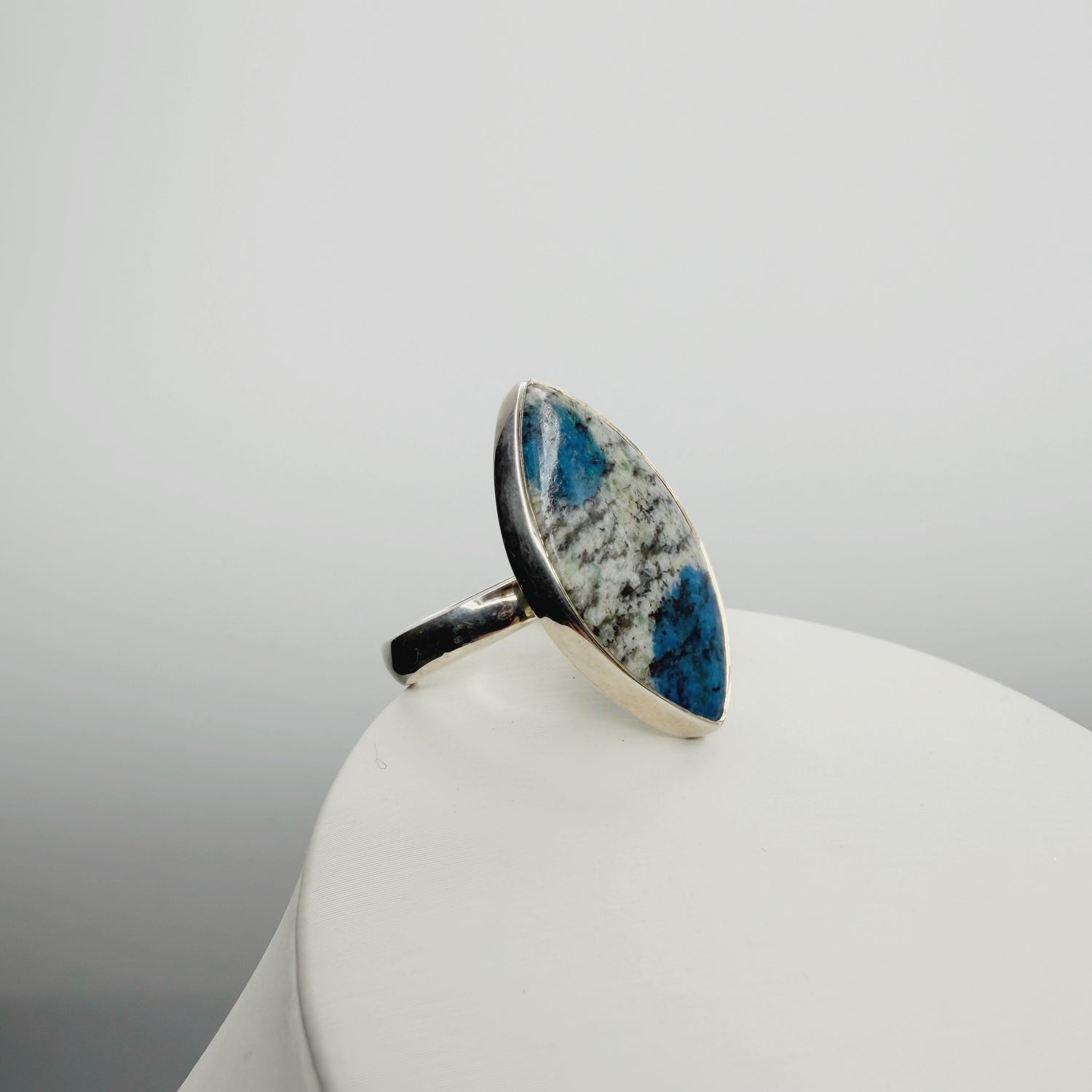 Anello Azzurrite in Granito (K2) e Argento 925