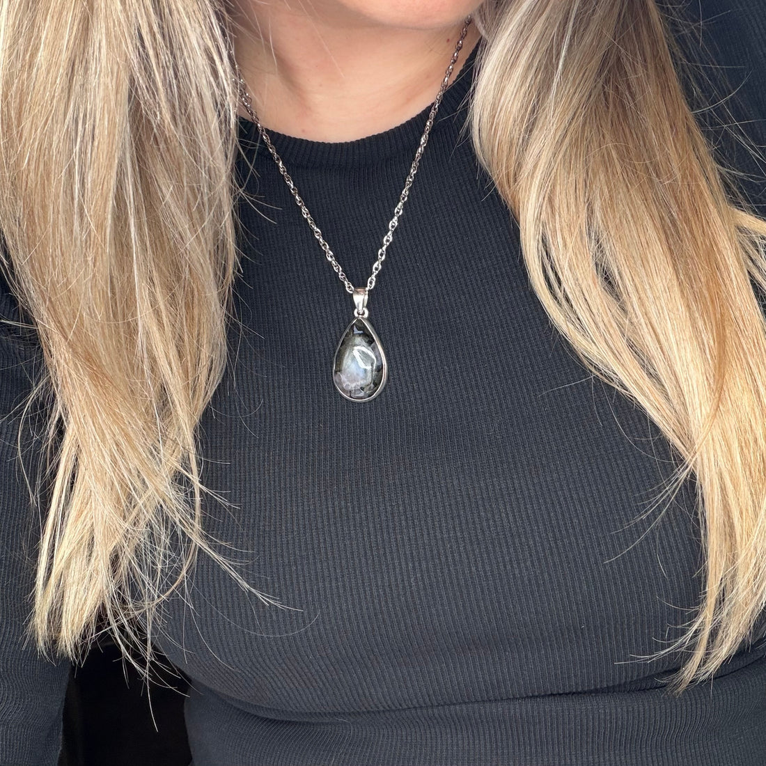 Ciondolo Merlinite Mistica e Argento 925 - a Goccia