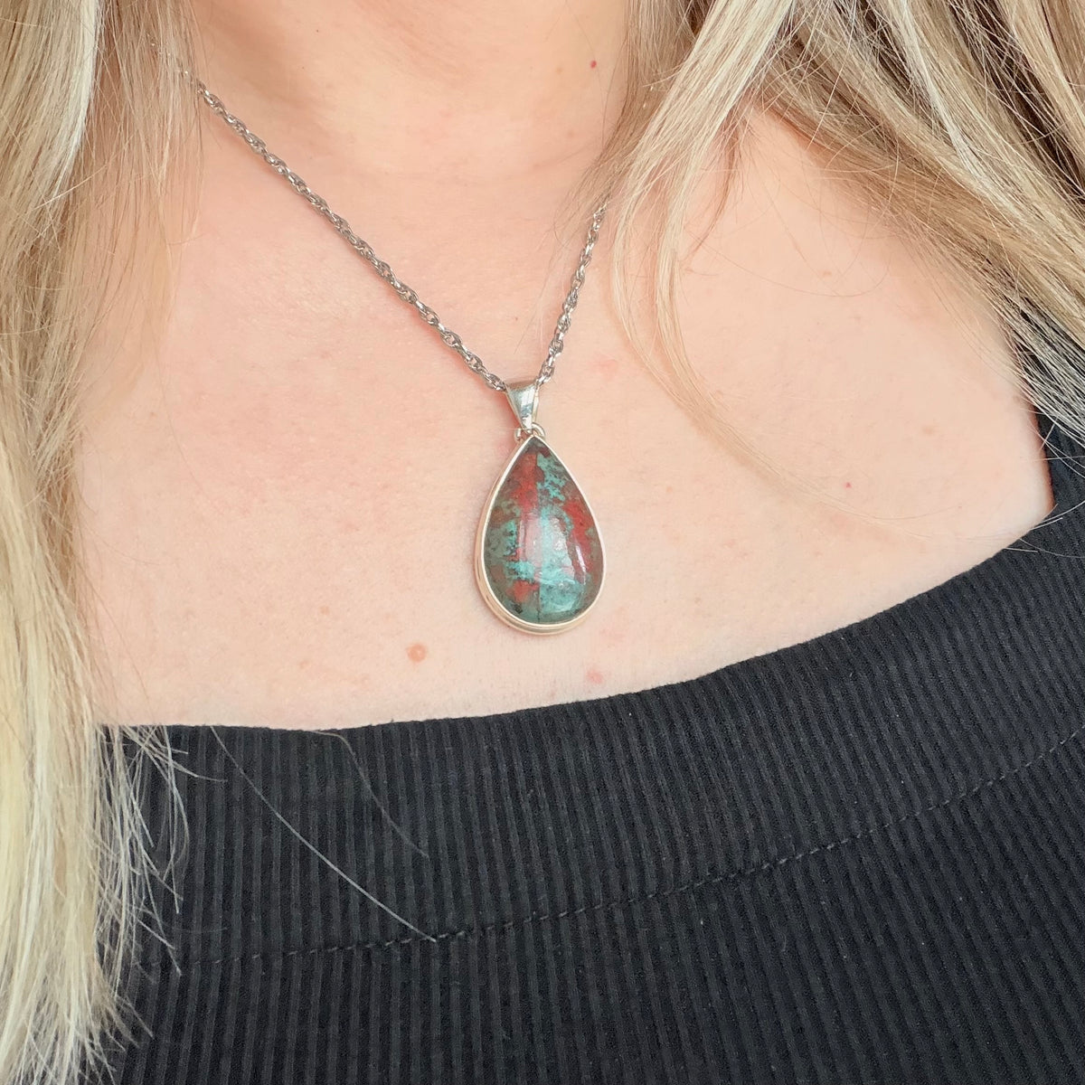 Ciondolo Cuprite e Argento 925 - Goccia