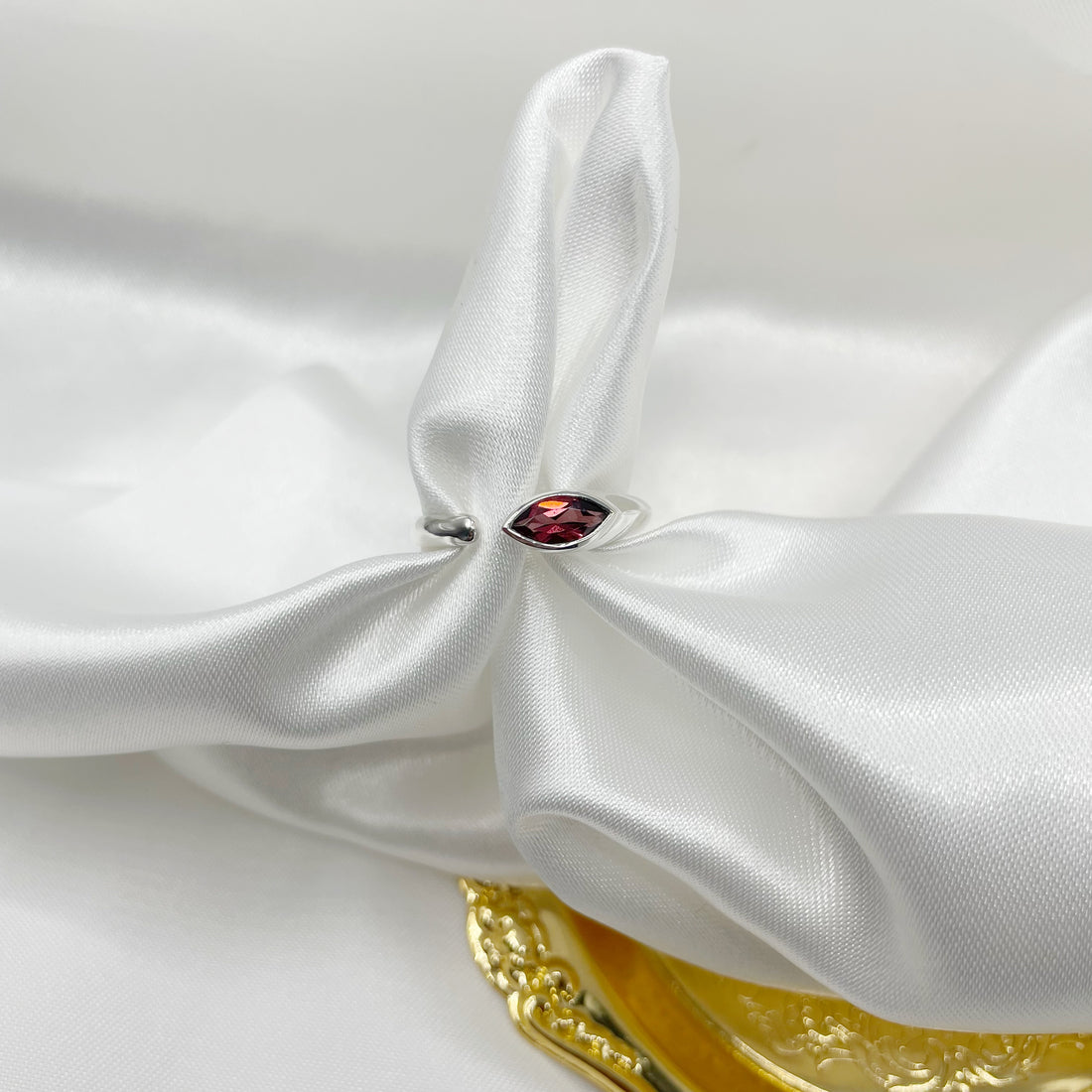 Anello Granato e Argento 925