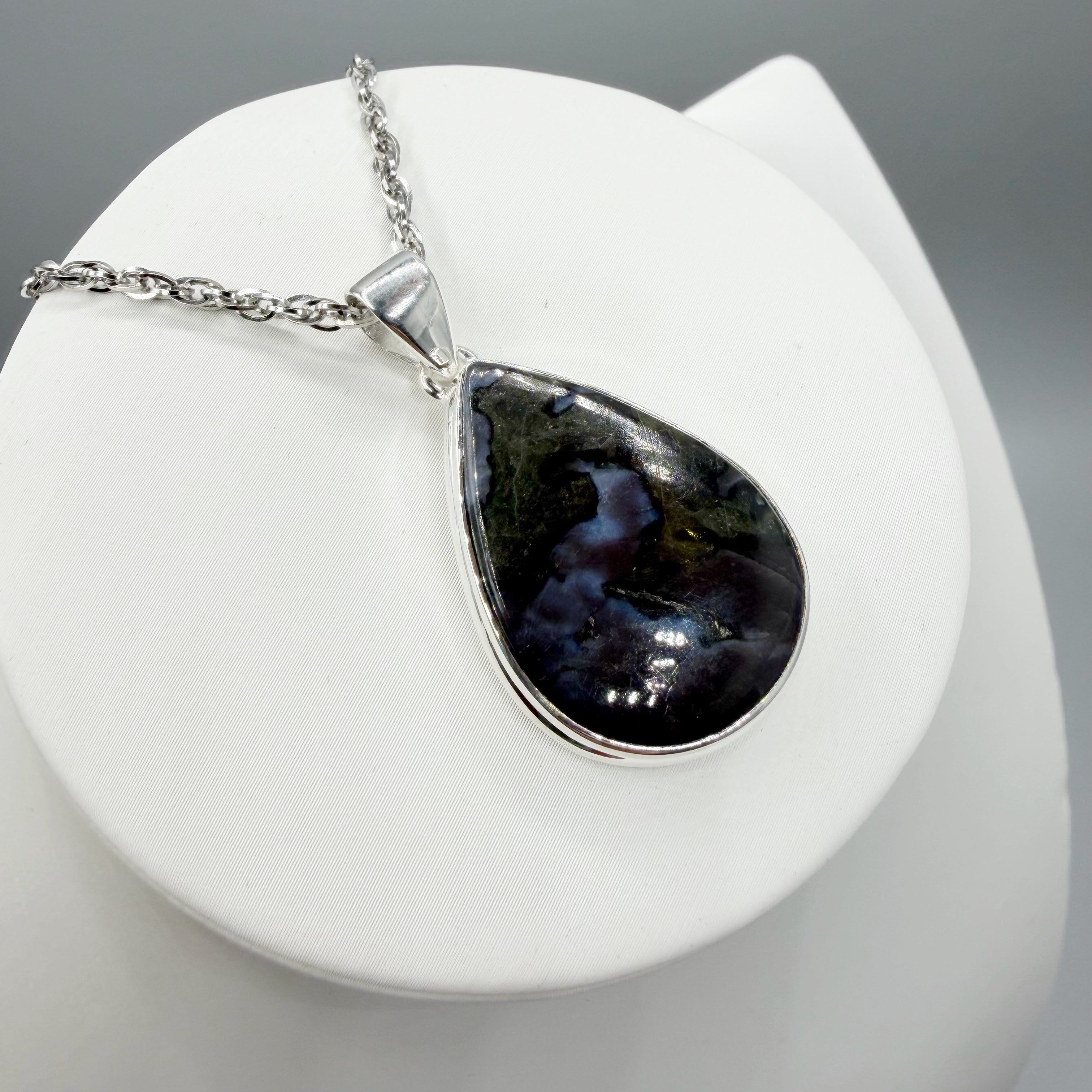Ciondolo Merlinite Mistica e Argento 925 - a Goccia