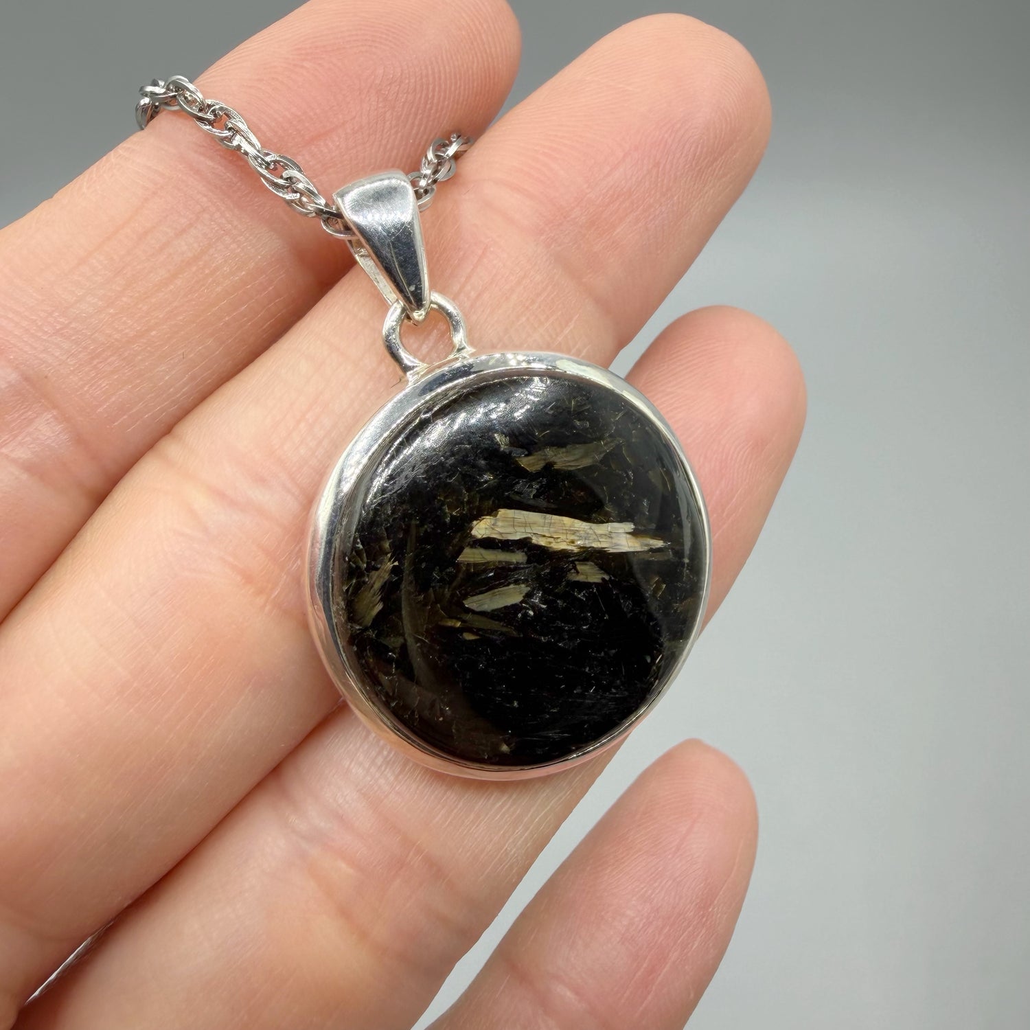 Ciondolo Nuummite Argento 925 - Tondo