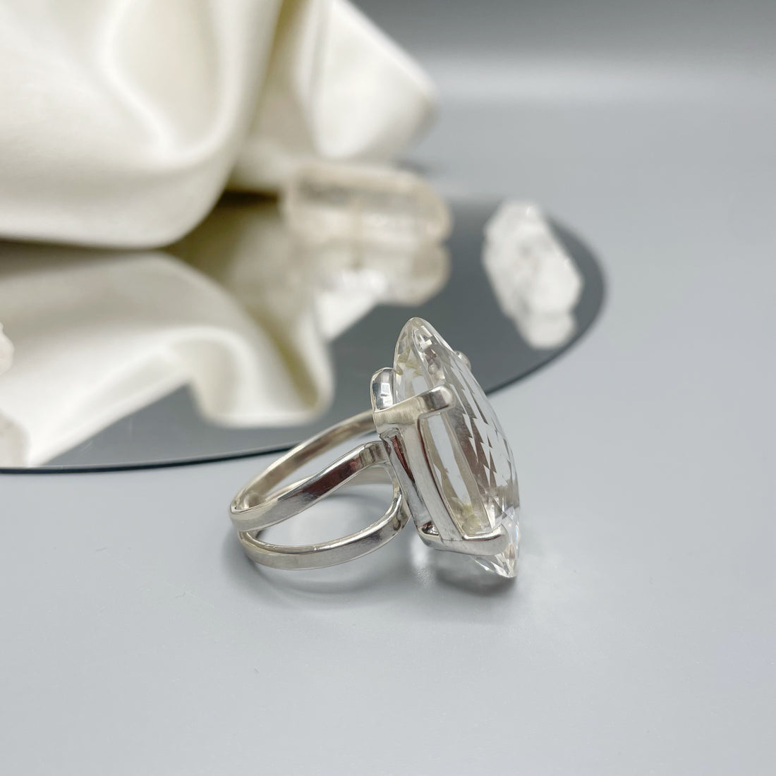 Anello Cristallo di Rocca e Argento 925