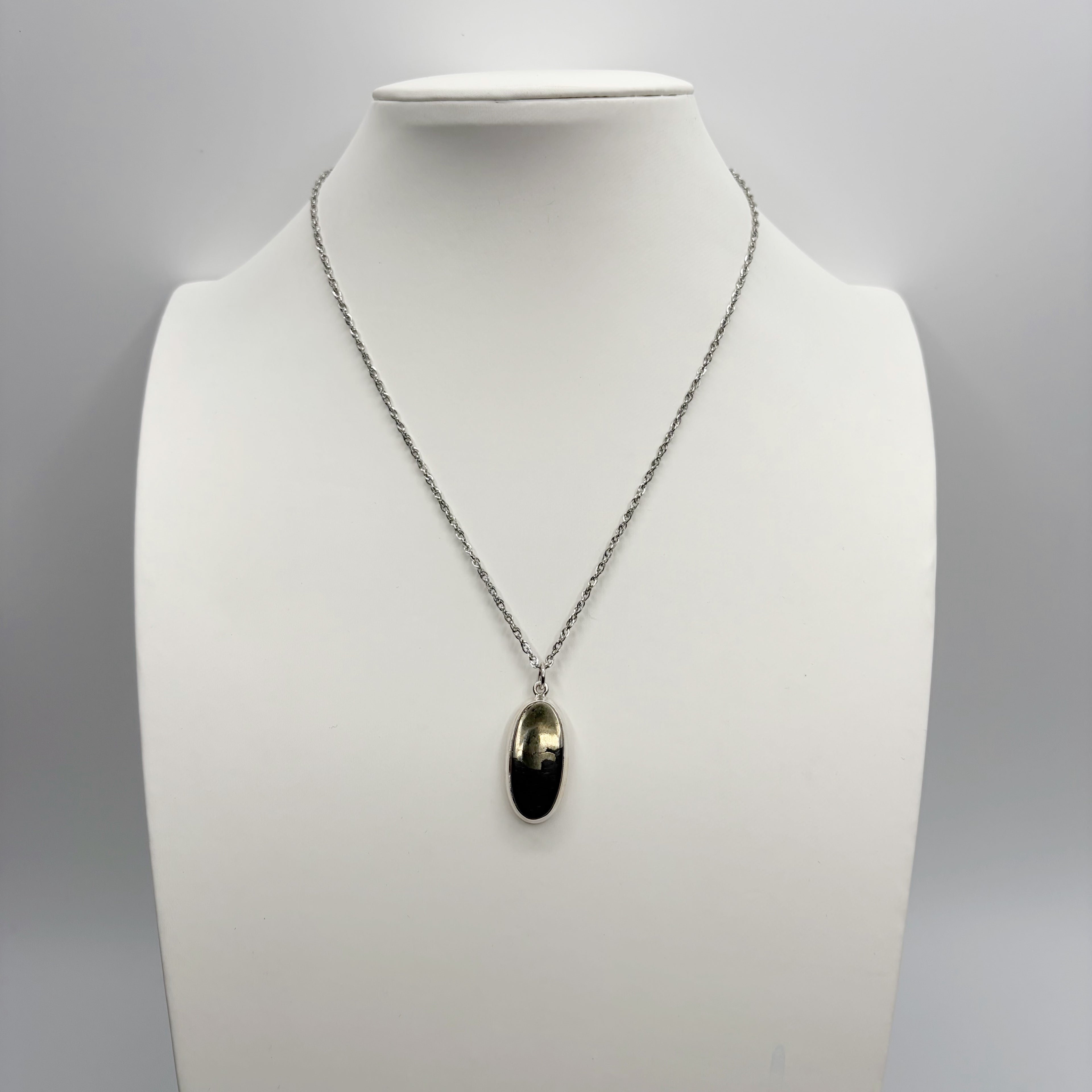 Ciondolo Pirite in Magnetite - Argento 925