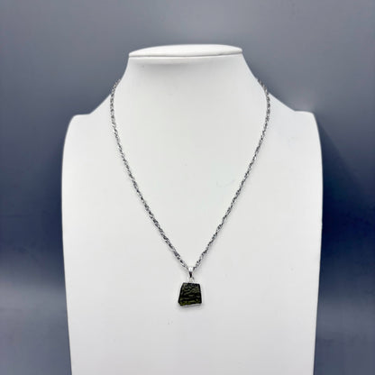 Ciondolo Moldavite Grezza e Argento 925