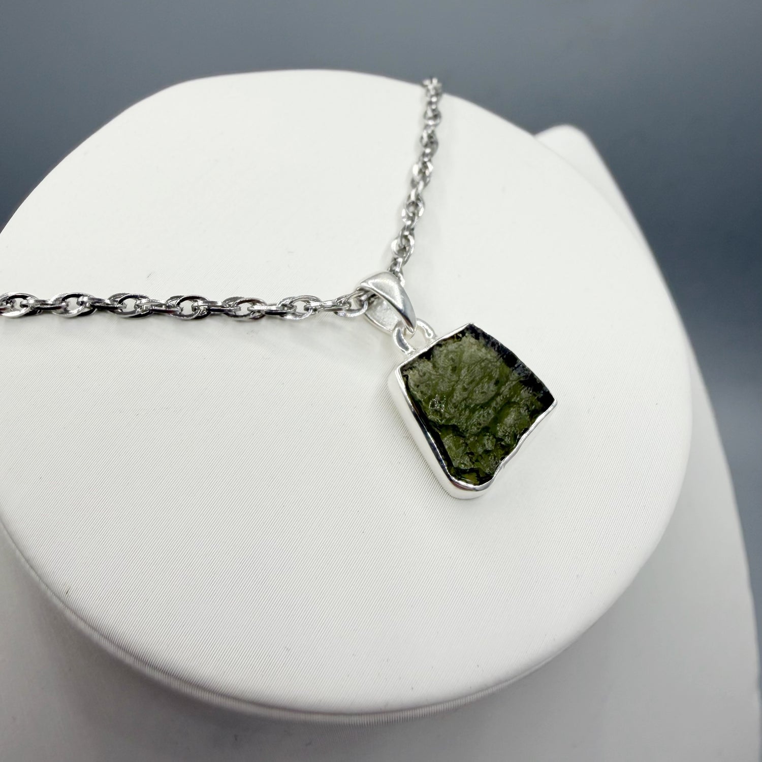 Ciondolo Moldavite Grezza e Argento 925