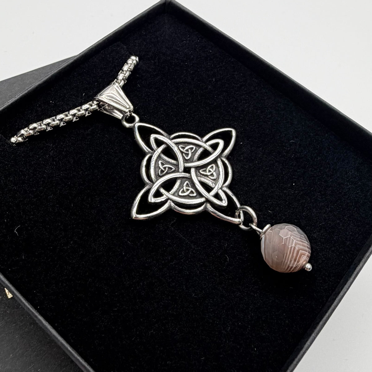 Collana Occhio di Shiva e Nodo della Strega: protezione da malocchio e invidia