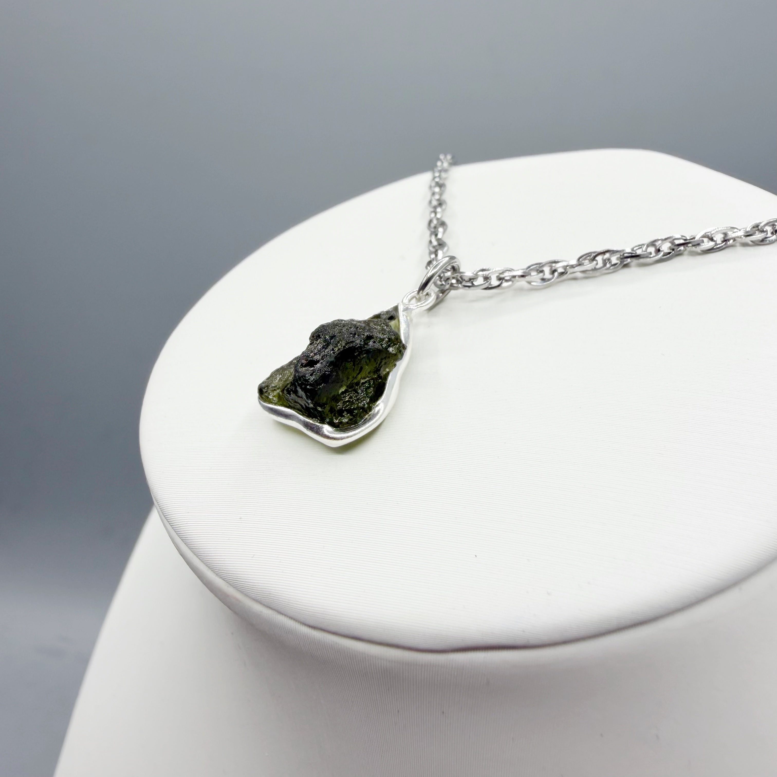 Ciondolo Moldavite Grezza e Argento 925