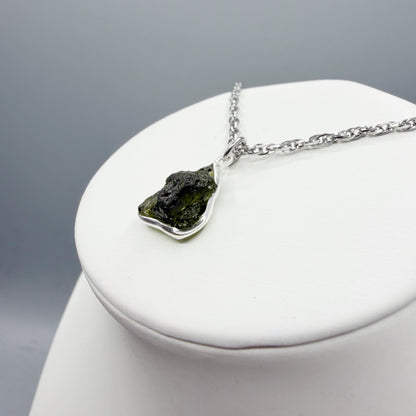 Ciondolo Moldavite Grezza e Argento 925