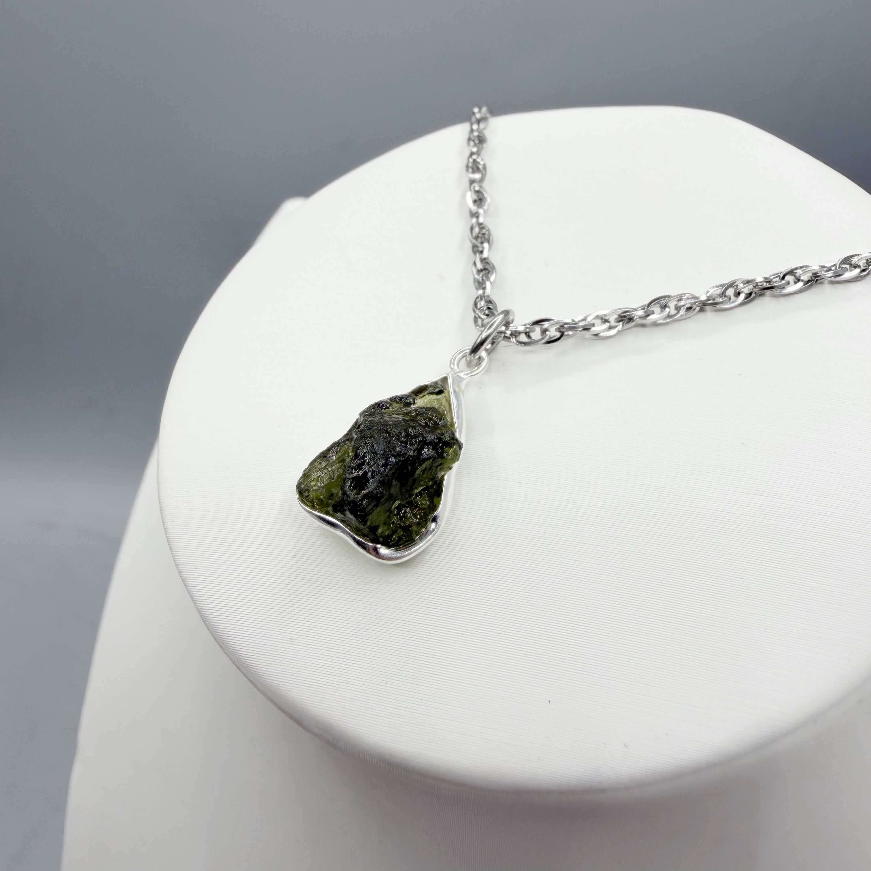 Ciondolo Moldavite Grezza e Argento 925