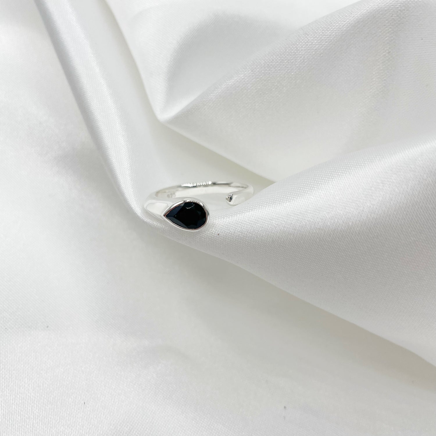 Anello Tormalina Nera Goccia e Argento 925