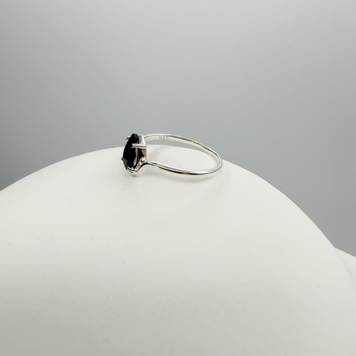 Anello Tormalina Nera a Goccia | Argento 925 - NON REGOLABILE