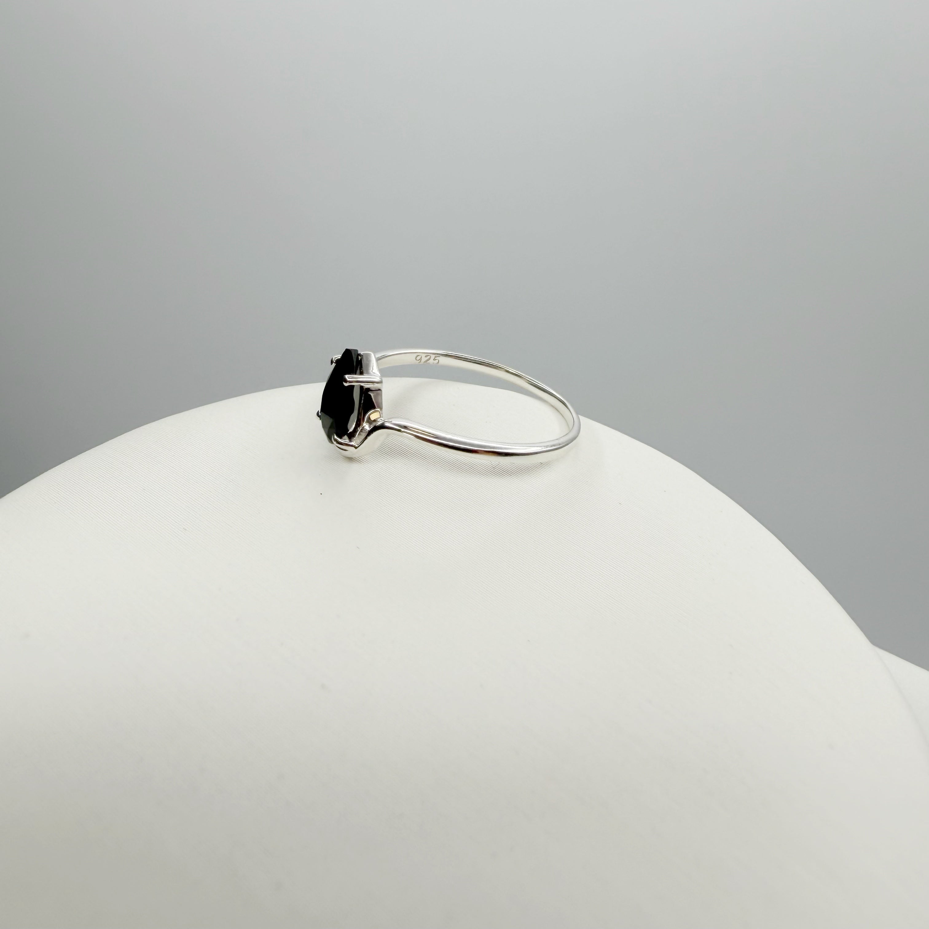 Anello Tormalina Nera a Goccia | Argento 925 - NON REGOLABILE