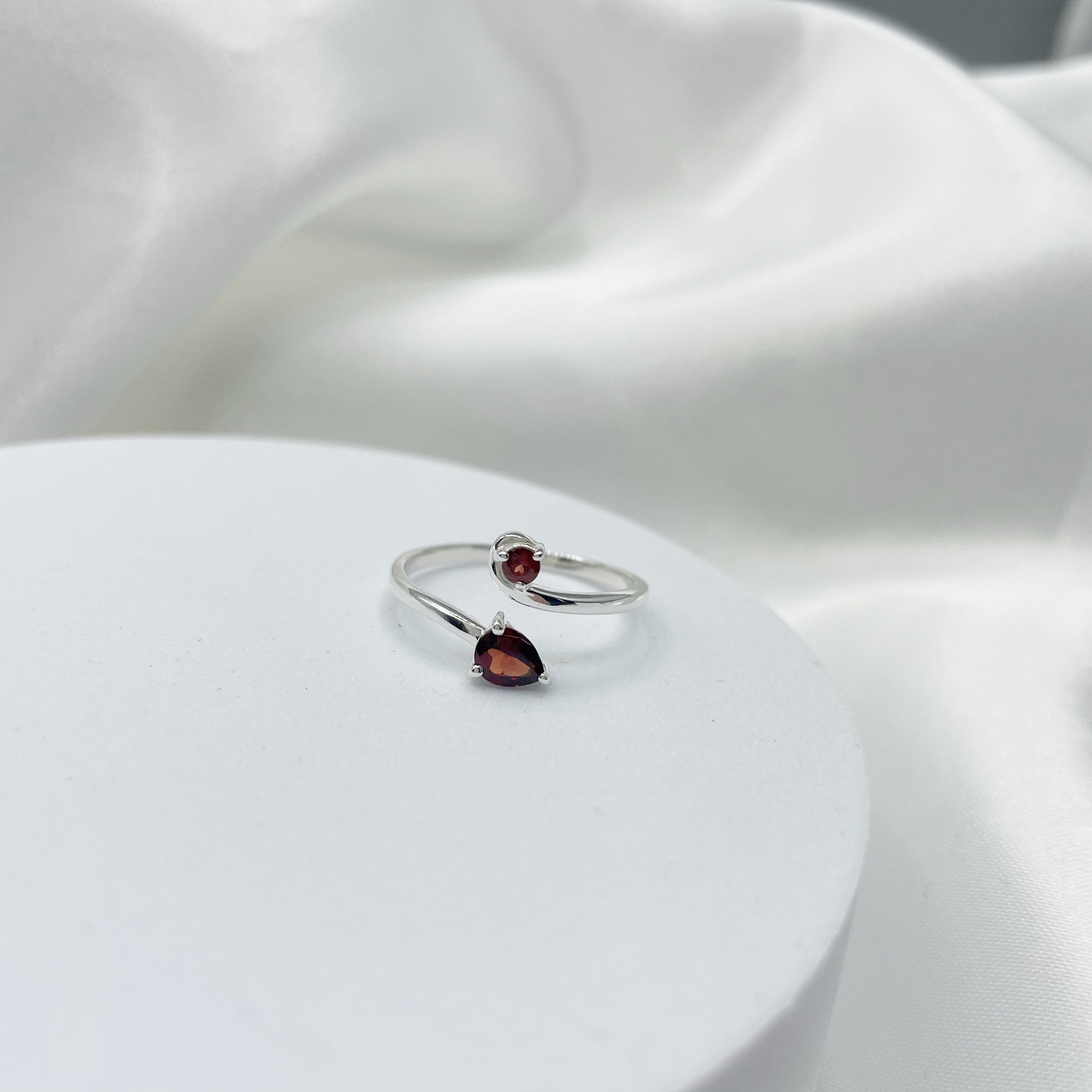 Anello Intreccio Granato e Argento 925