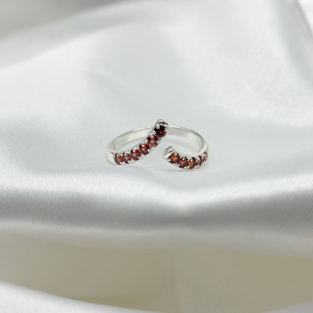 Anello Vittoria - Granato e Argento 925