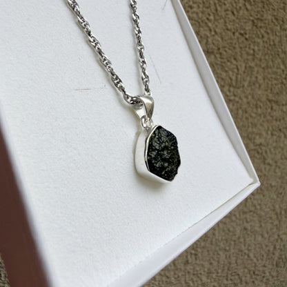 Ciondolo Moldavite Grezza - Argento 925