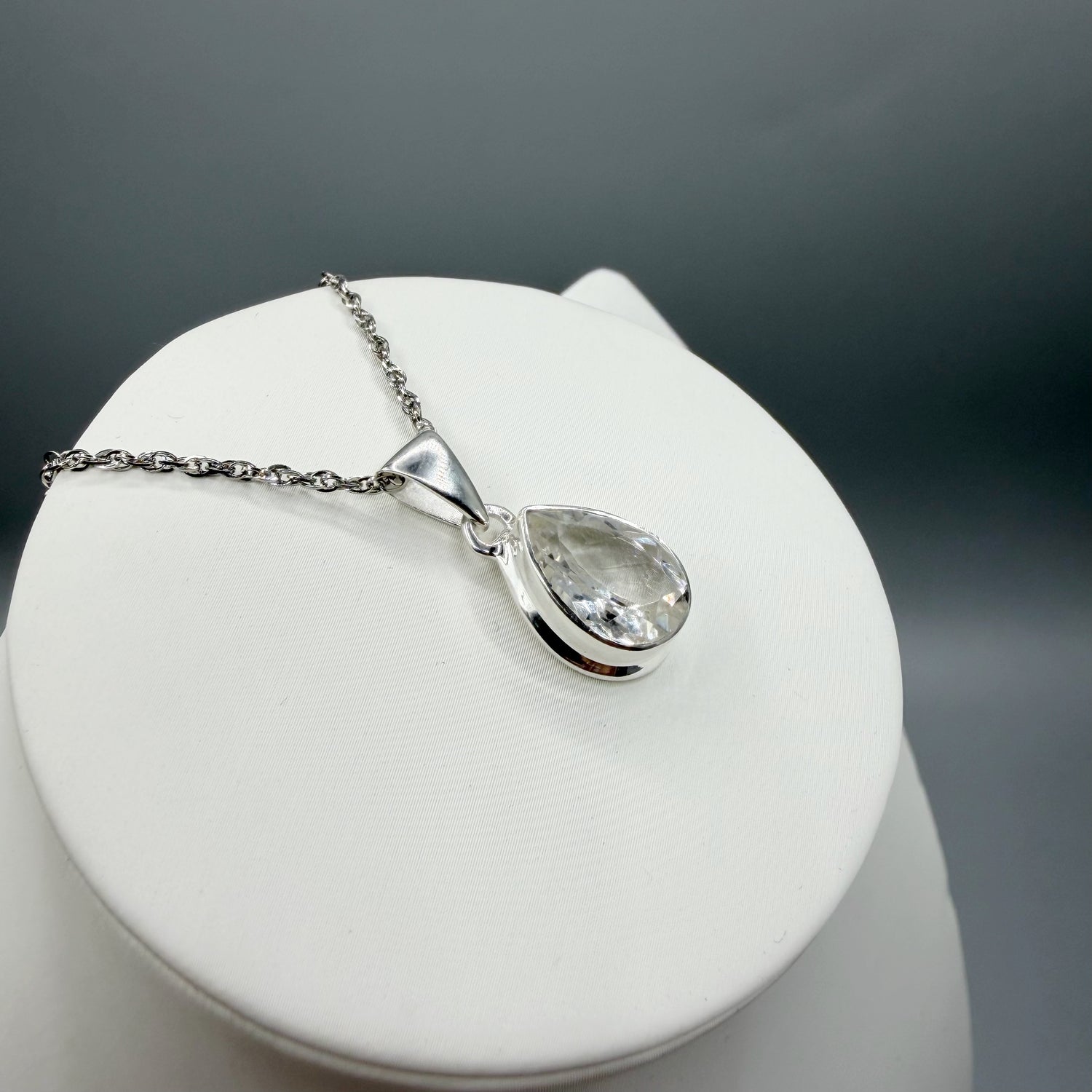 Ciondolo Cristallo di Rocca e Argento 925 - a Goccia
