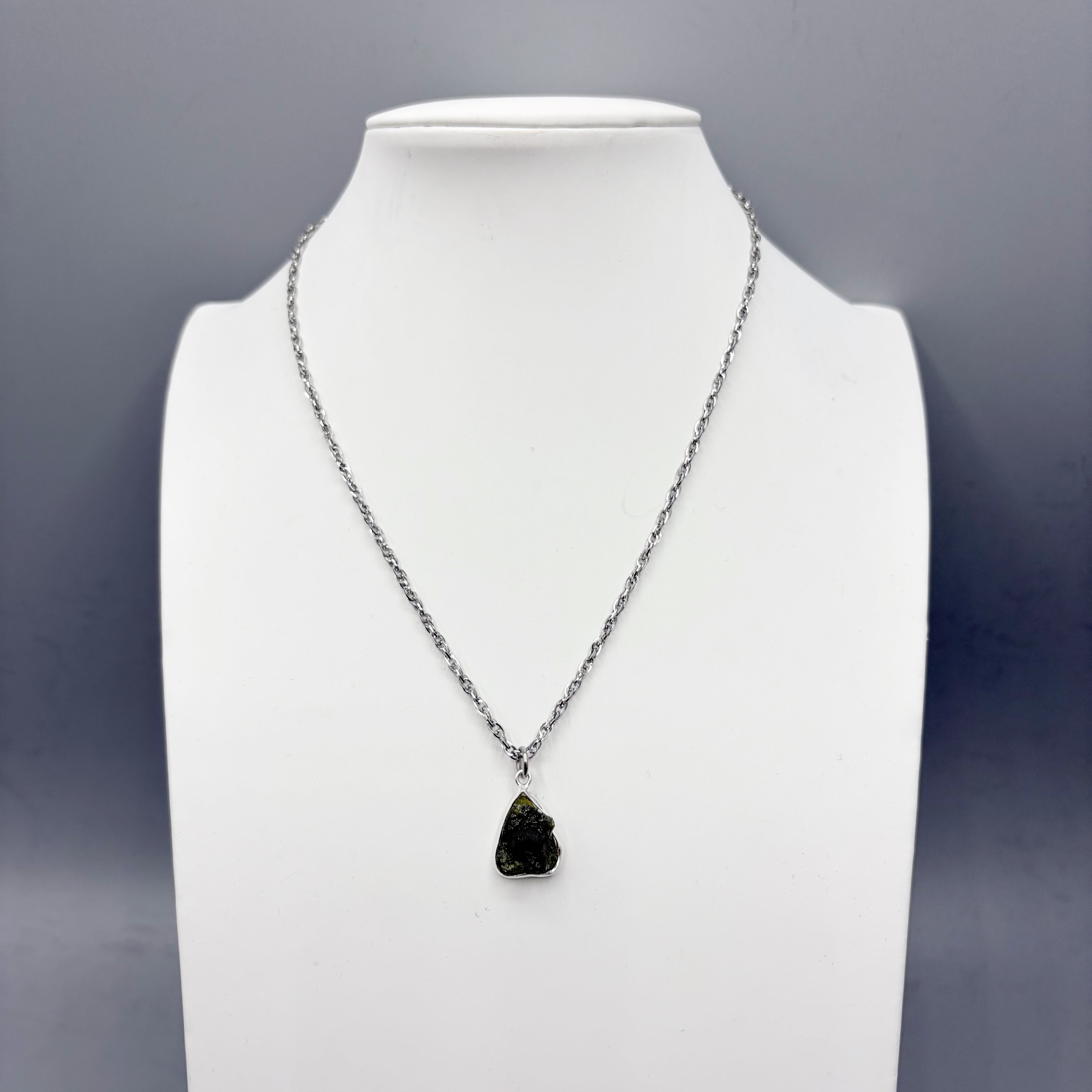 Ciondolo Moldavite Grezza e Argento 925