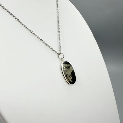 Ciondolo Pirite in Magnetite - Argento 925 - OVALE A