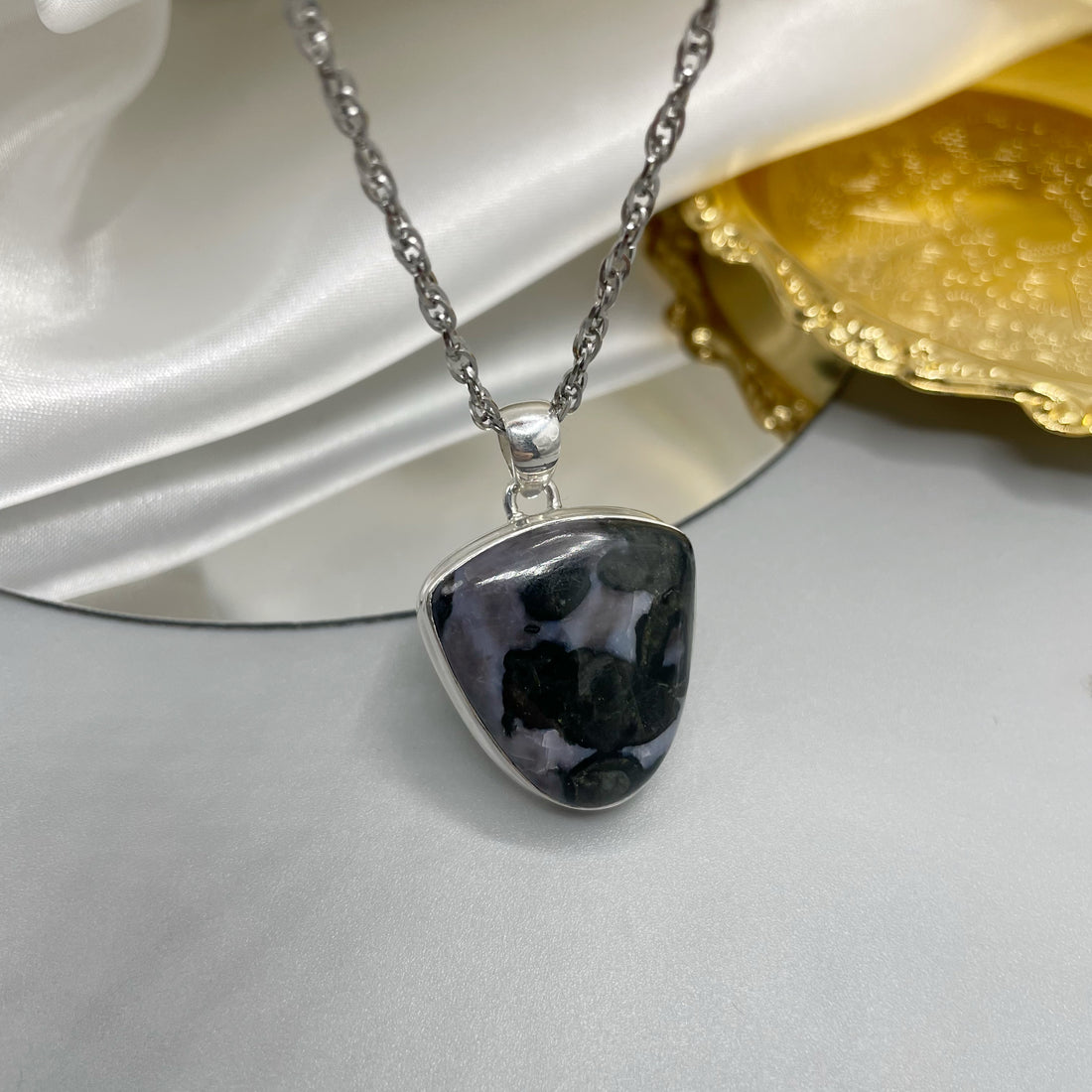 Ciondolo Merlinite Mistica e Argento 925