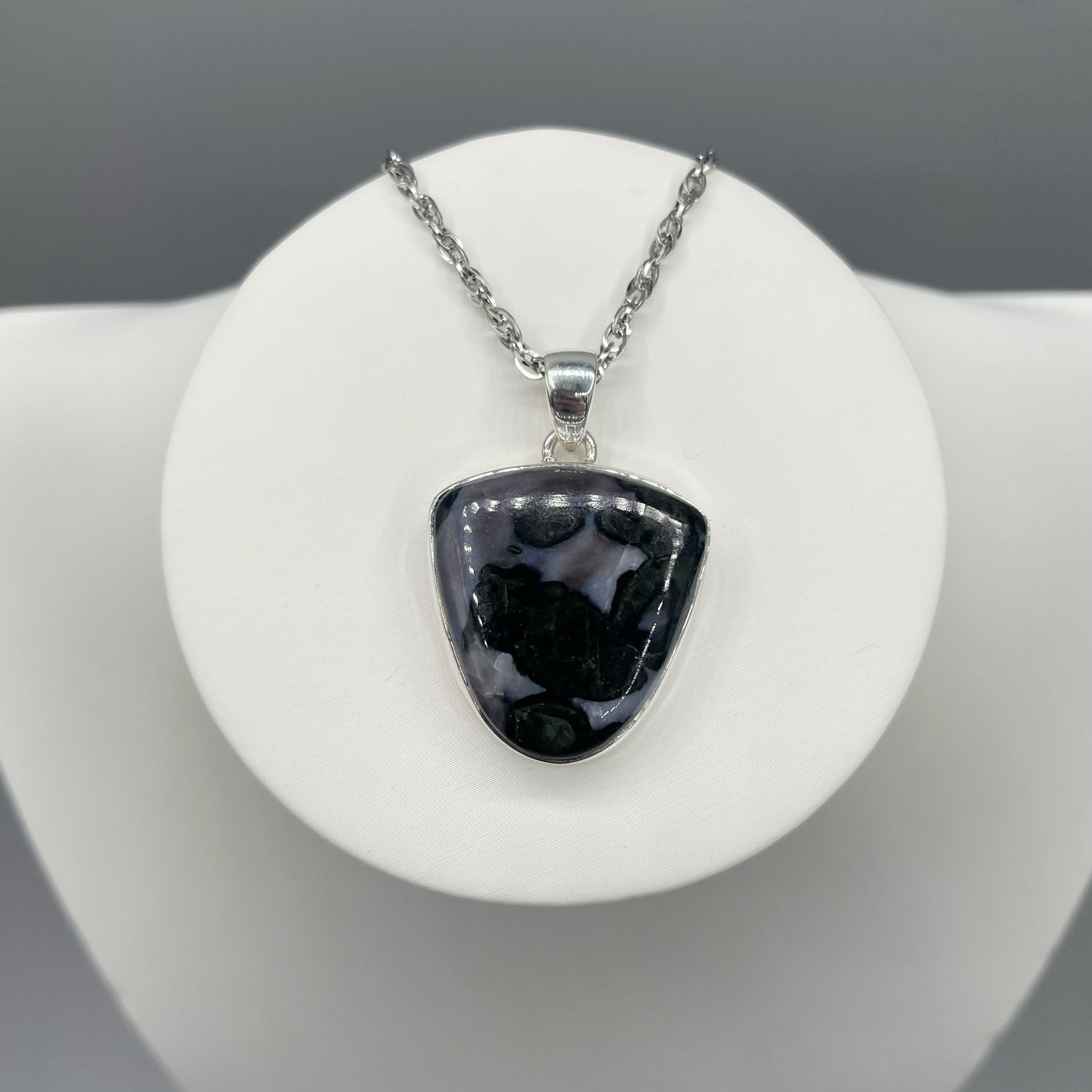 Ciondolo Merlinite Mistica e Argento 925