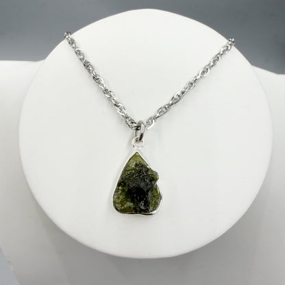Ciondolo Moldavite Grezza e Argento 925