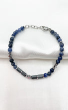 Carica l&#39;immagine nel visualizzatore di Gallery, Bracciale Sodalite ed Ematite

